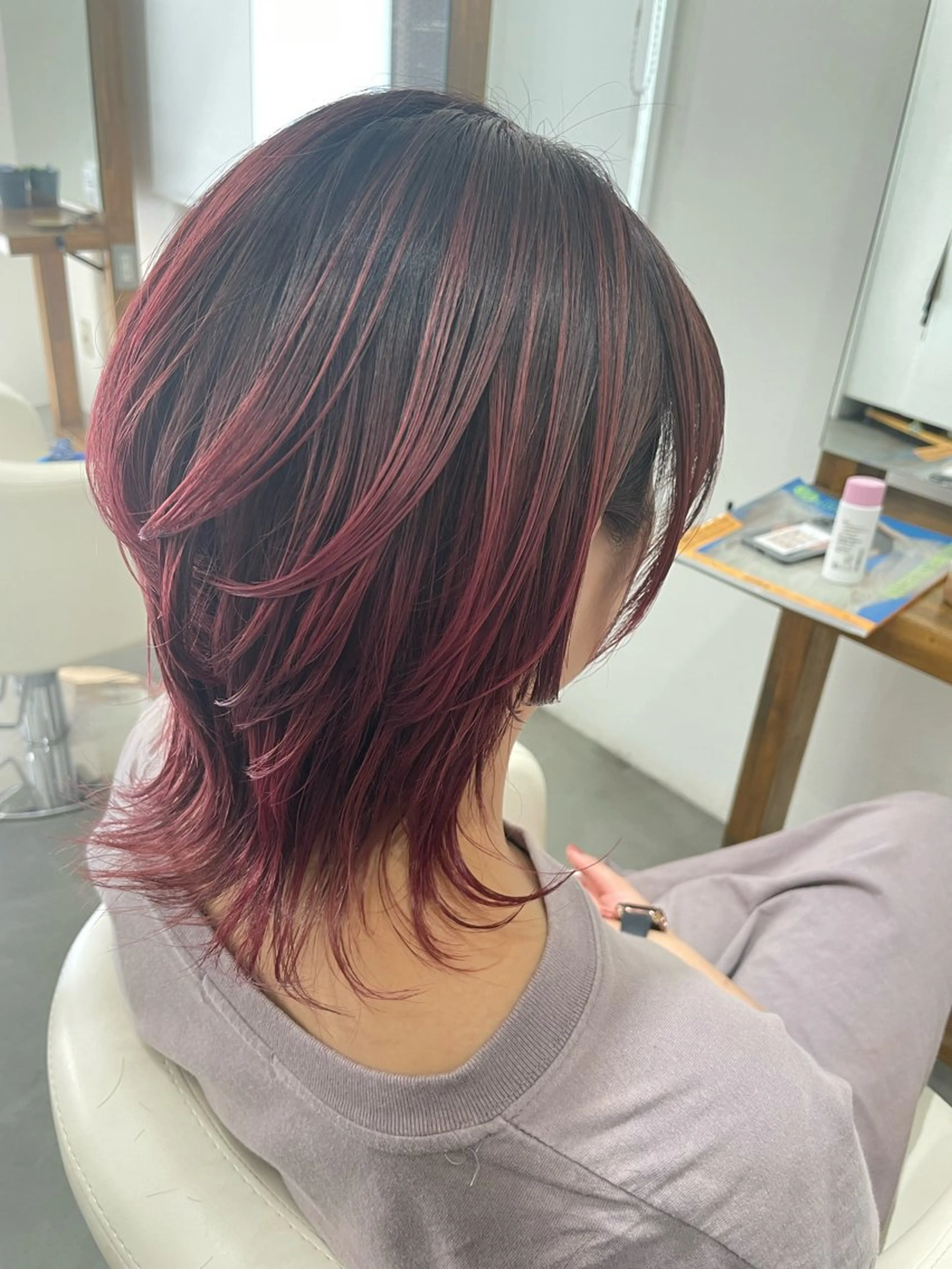 ミディアム カラー ブリーチ ウルフカット 🎨 SHIORI🥀のヘアスタイル