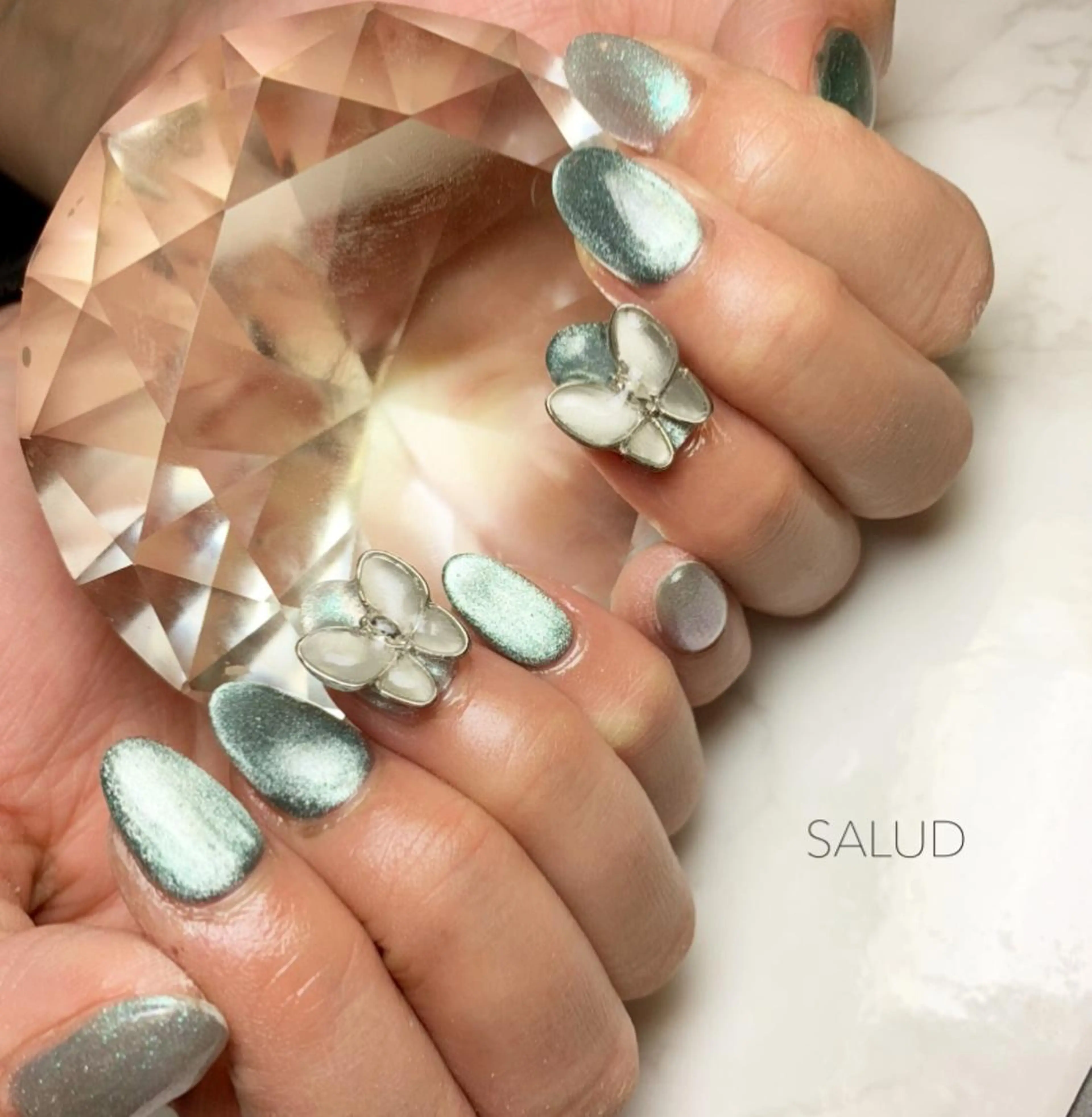 ショート ネイル ハンドネイル Nail Salon SALUDのネイルデザイン