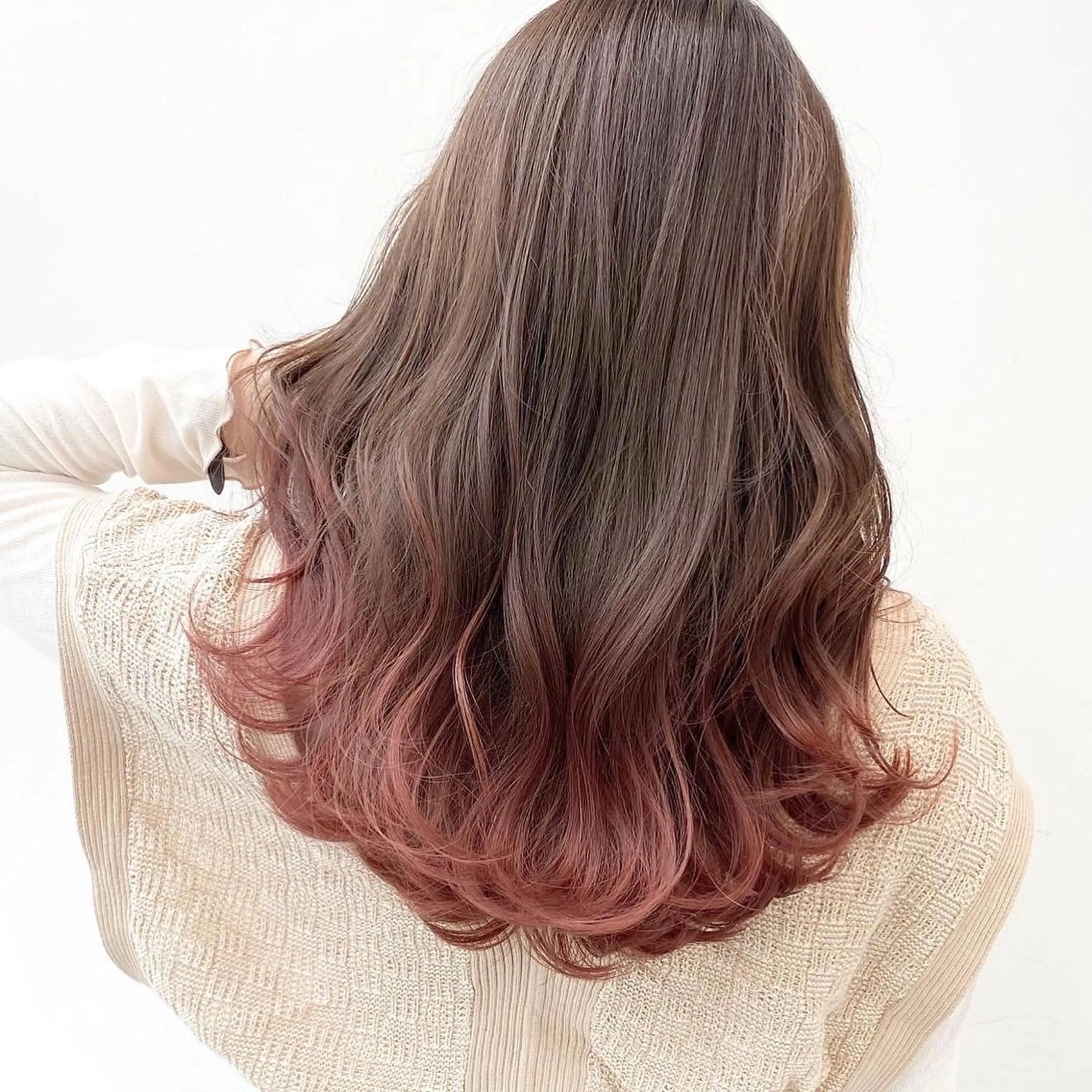 ミディアム カラー ベージュカラー グラデーションカラー ピンクカラー ピンクベージュ ヘアカラー トリートメント 【ブリーチカラー】 🌈ALIVE若山葵のヘアスタイル