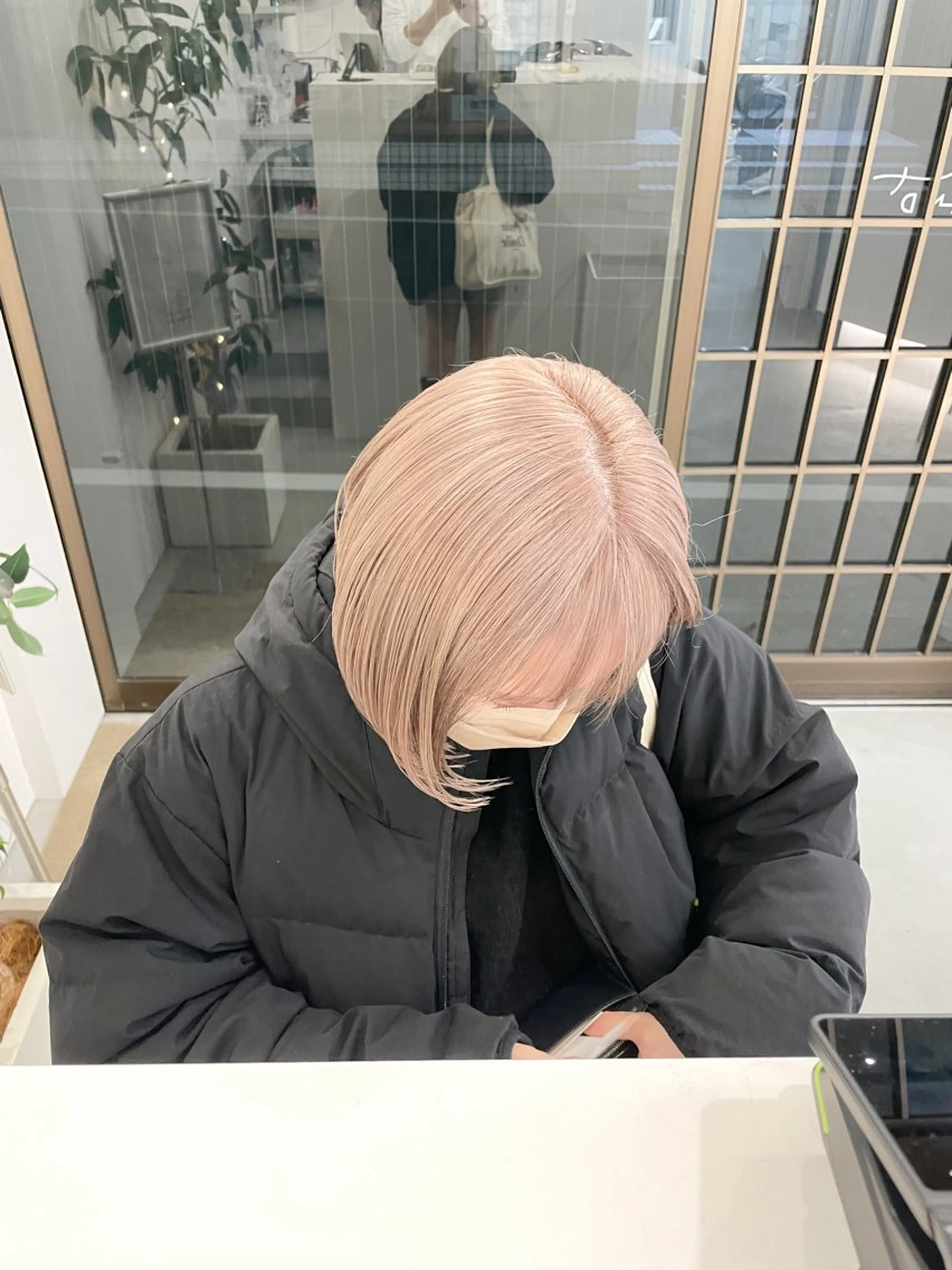 カラー 可愛いパーマスタイル といえばISSEYのヘアスタイル