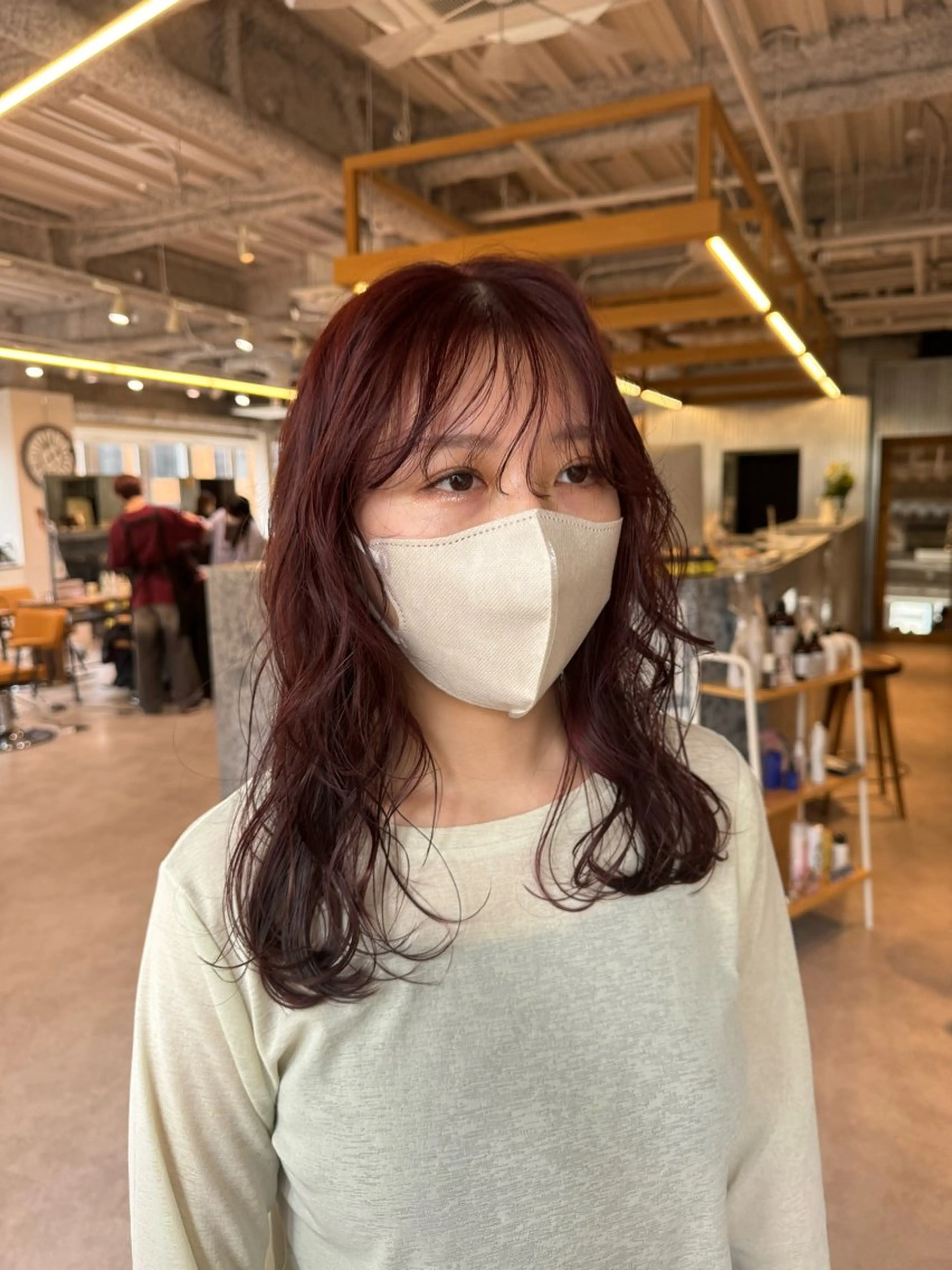 セミロング セミロングパーマ ヘアカラー MASHUchayamachi所属・まほ／レイヤーカット /透明感カラーのヘアスタイル