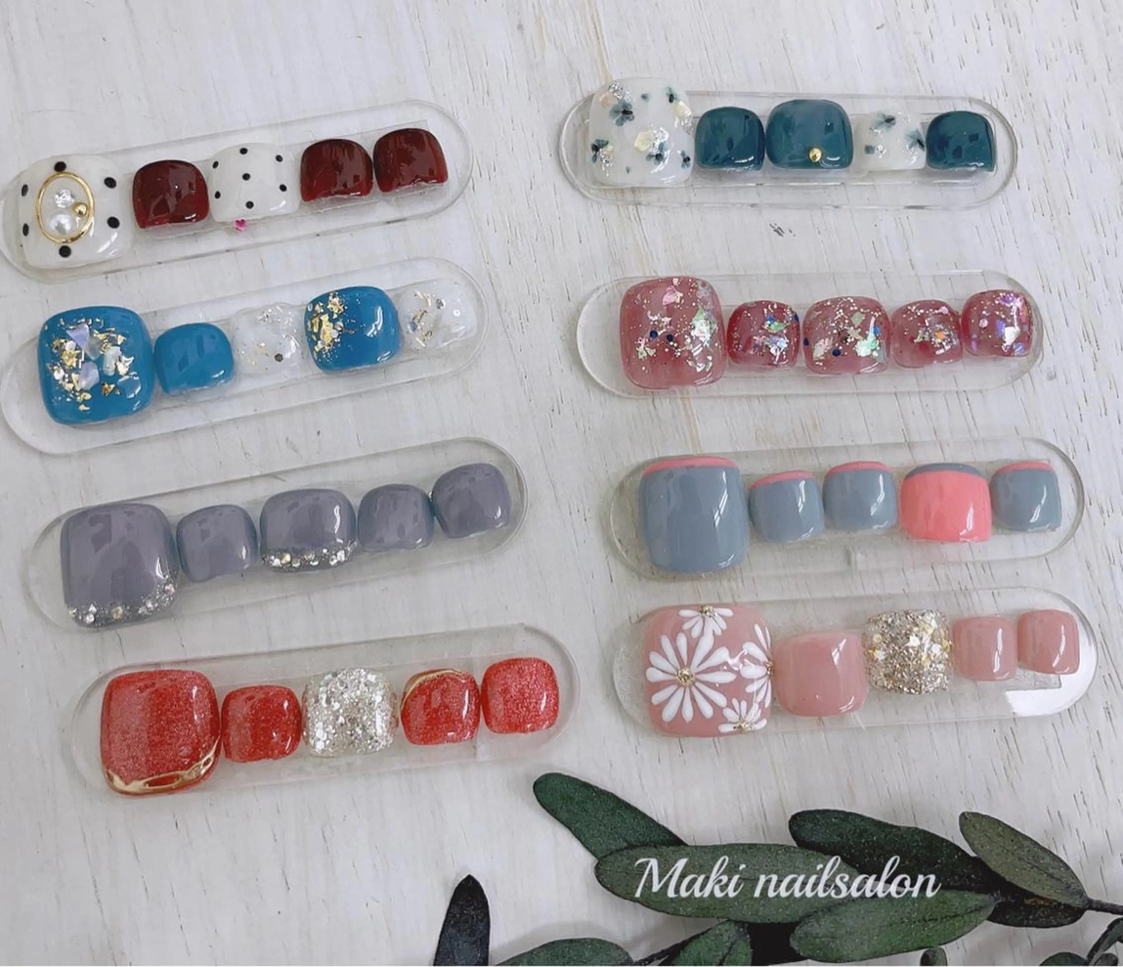 ネイル フットネイル マキ ネイルサロンのネイルデザイン