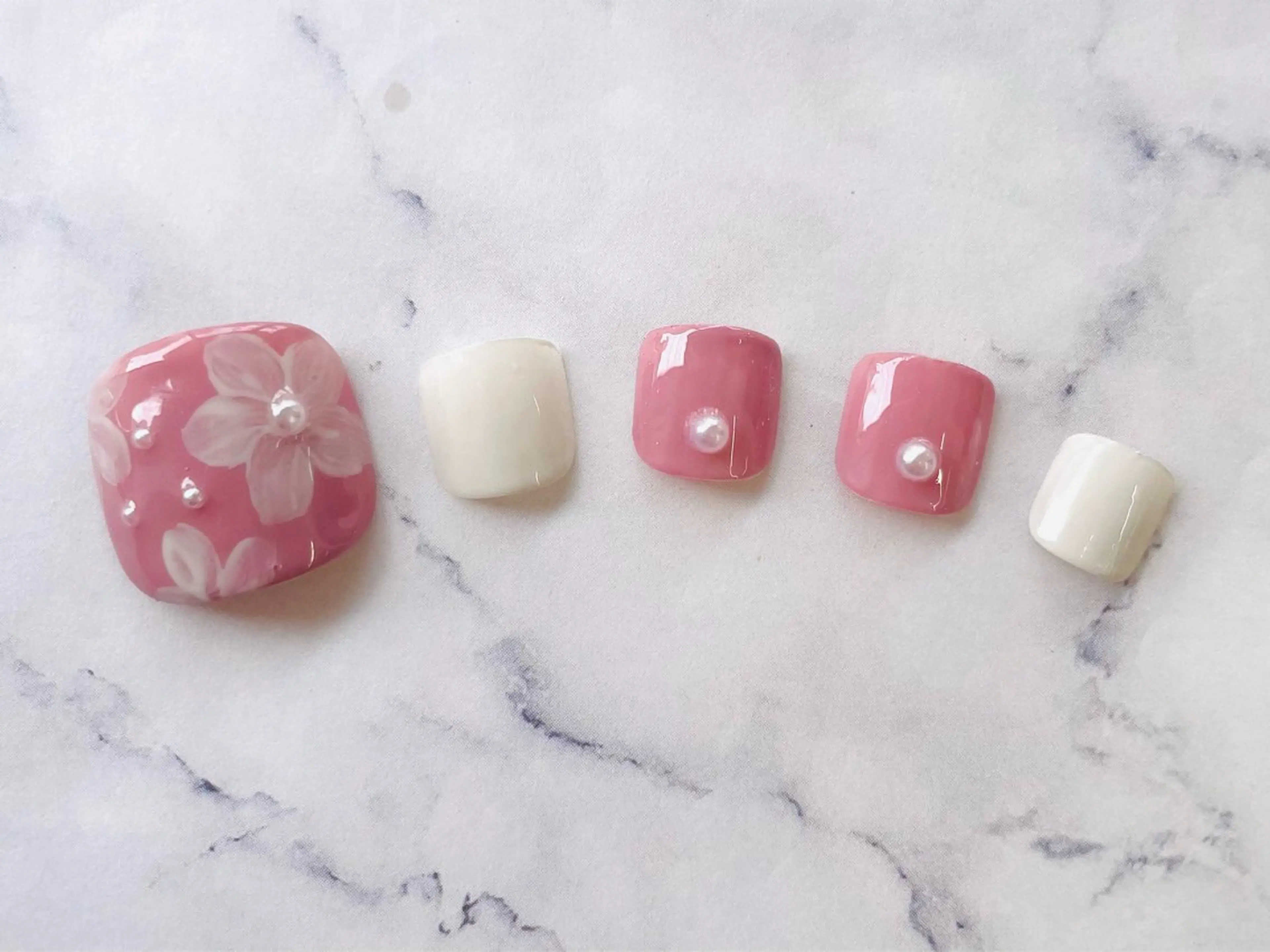 ネイル AYA Reginaのネイルデザイン