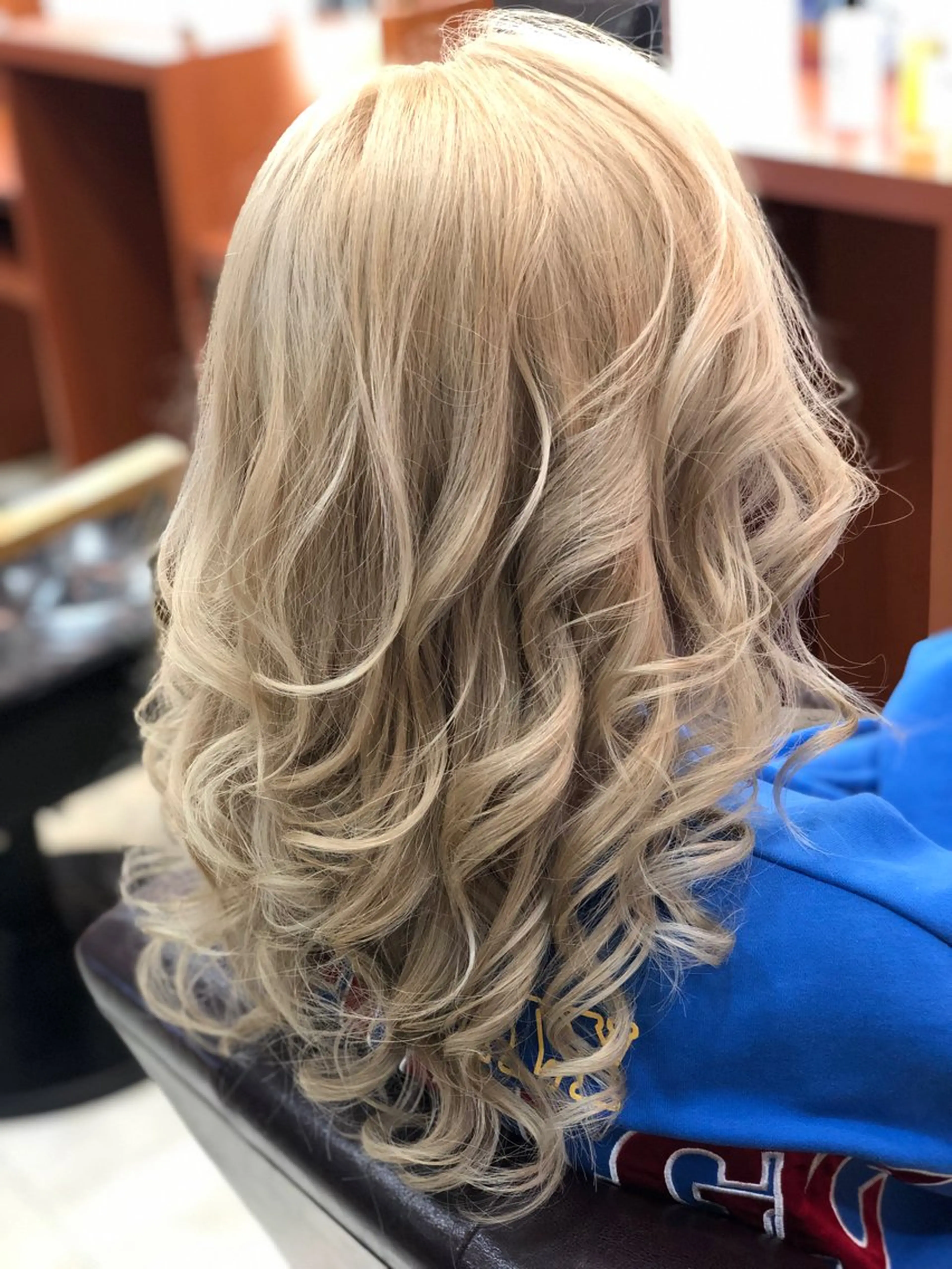 ミディアム カラー 宮崎 英絵のヘアスタイル