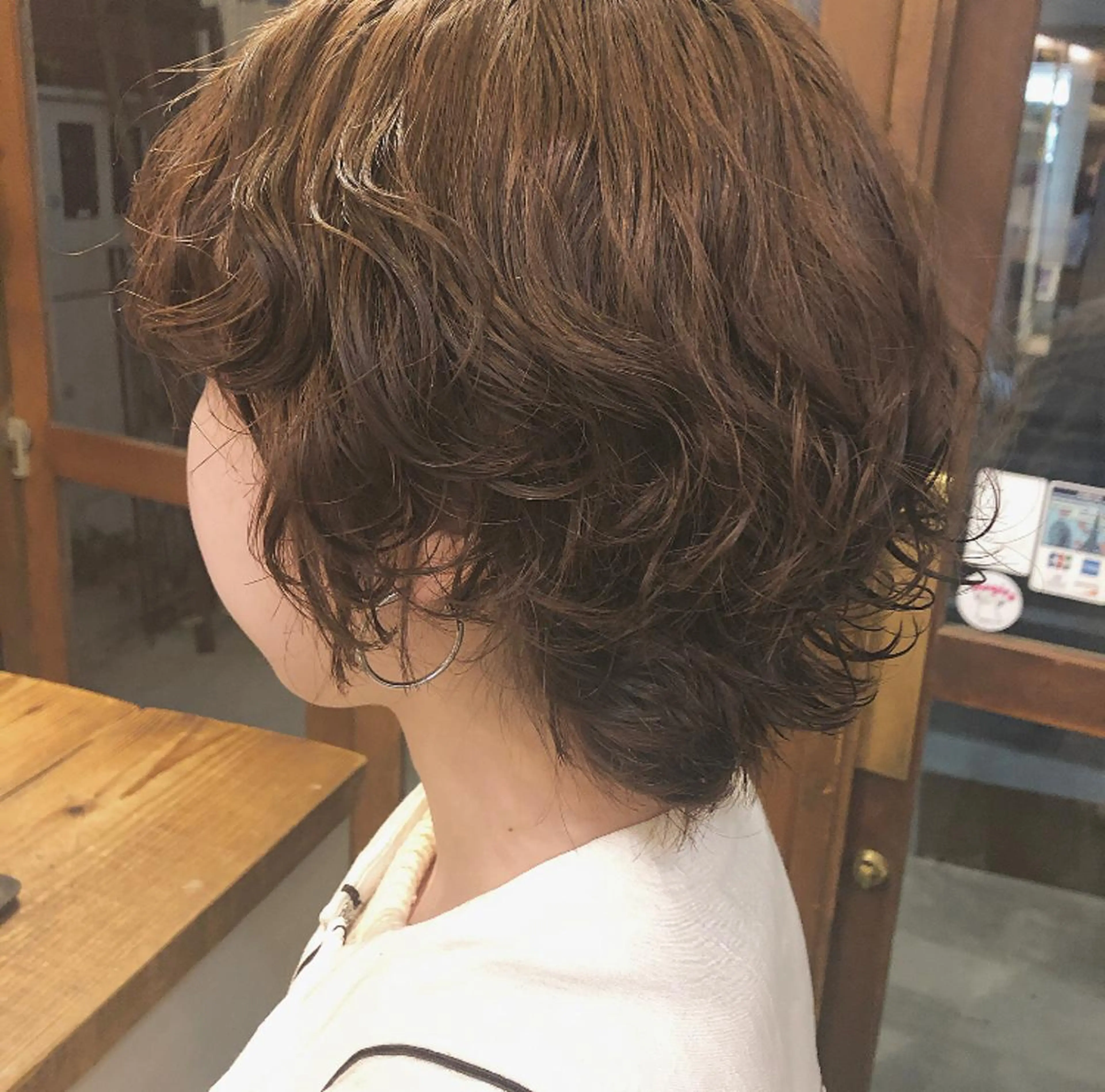 ショート 伸ばしかけ ショートヘア 外ハネヘア ウルフカット レイヤー/ハイトーン 🧸SENAのヘアスタイル