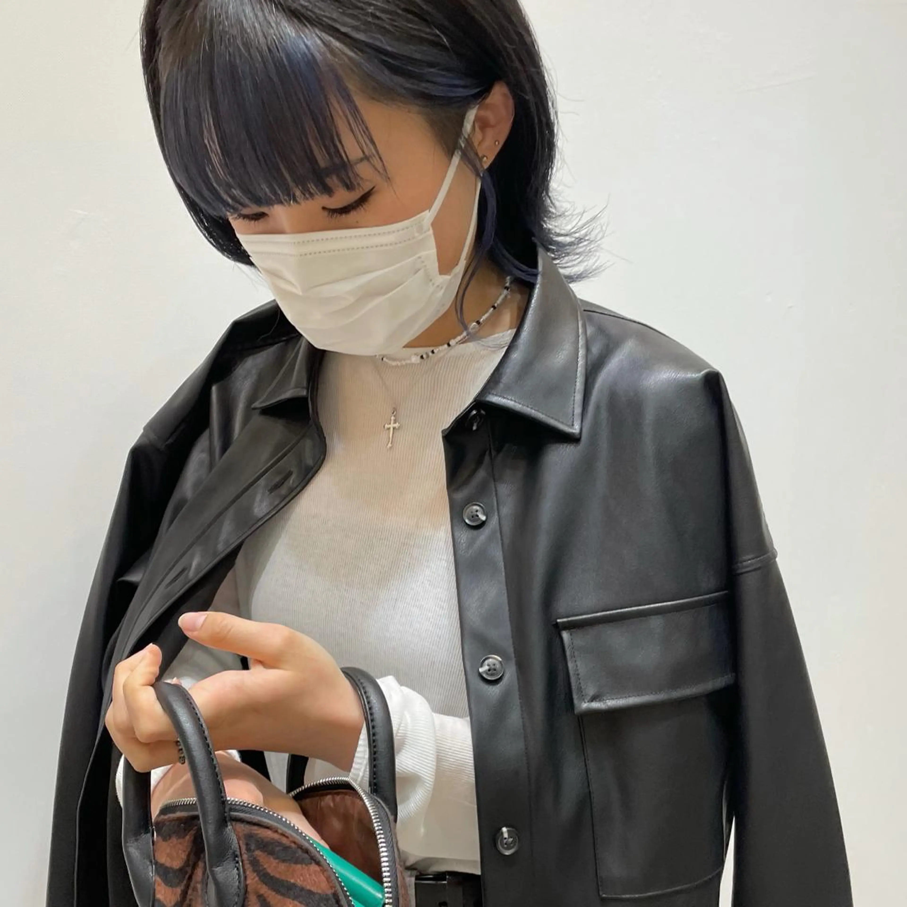 ミディアム カラー ブリーチ ブルーカラー 今井 聖玲奈のヘアスタイル