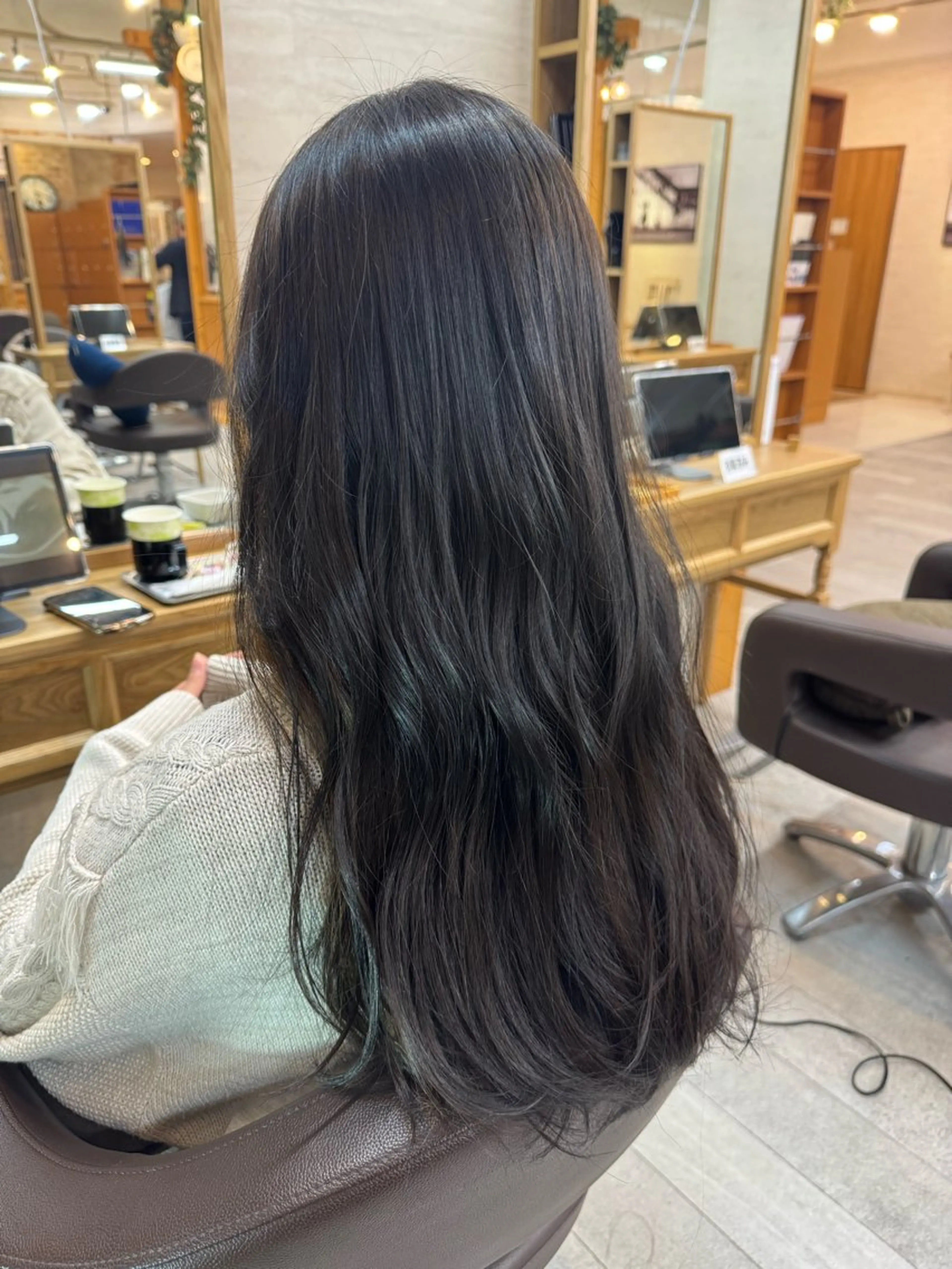 ロング アッシュ 細矢 翔太のヘアスタイル