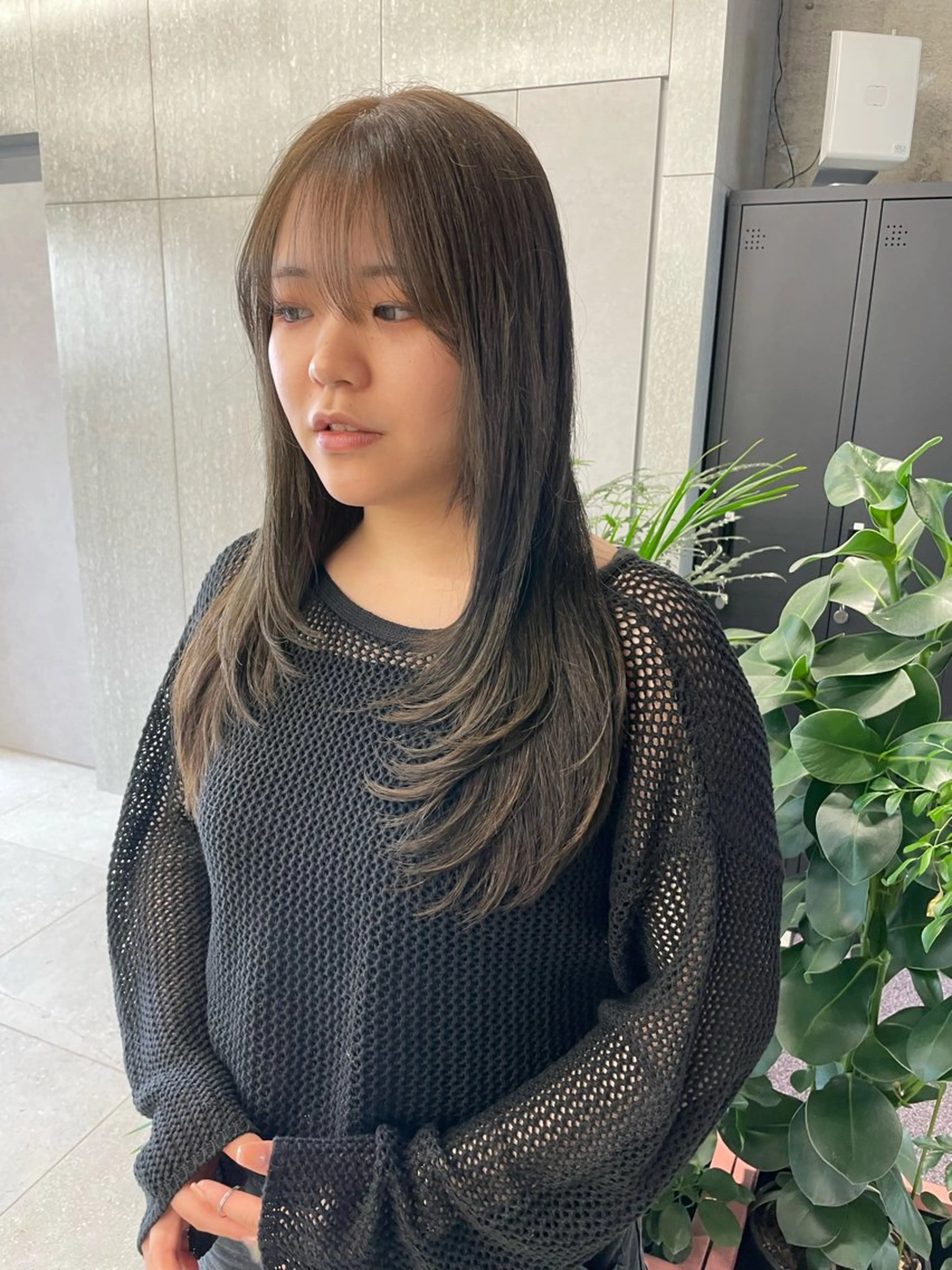 ロング MIFA レイヤー／パーマのヘアスタイル