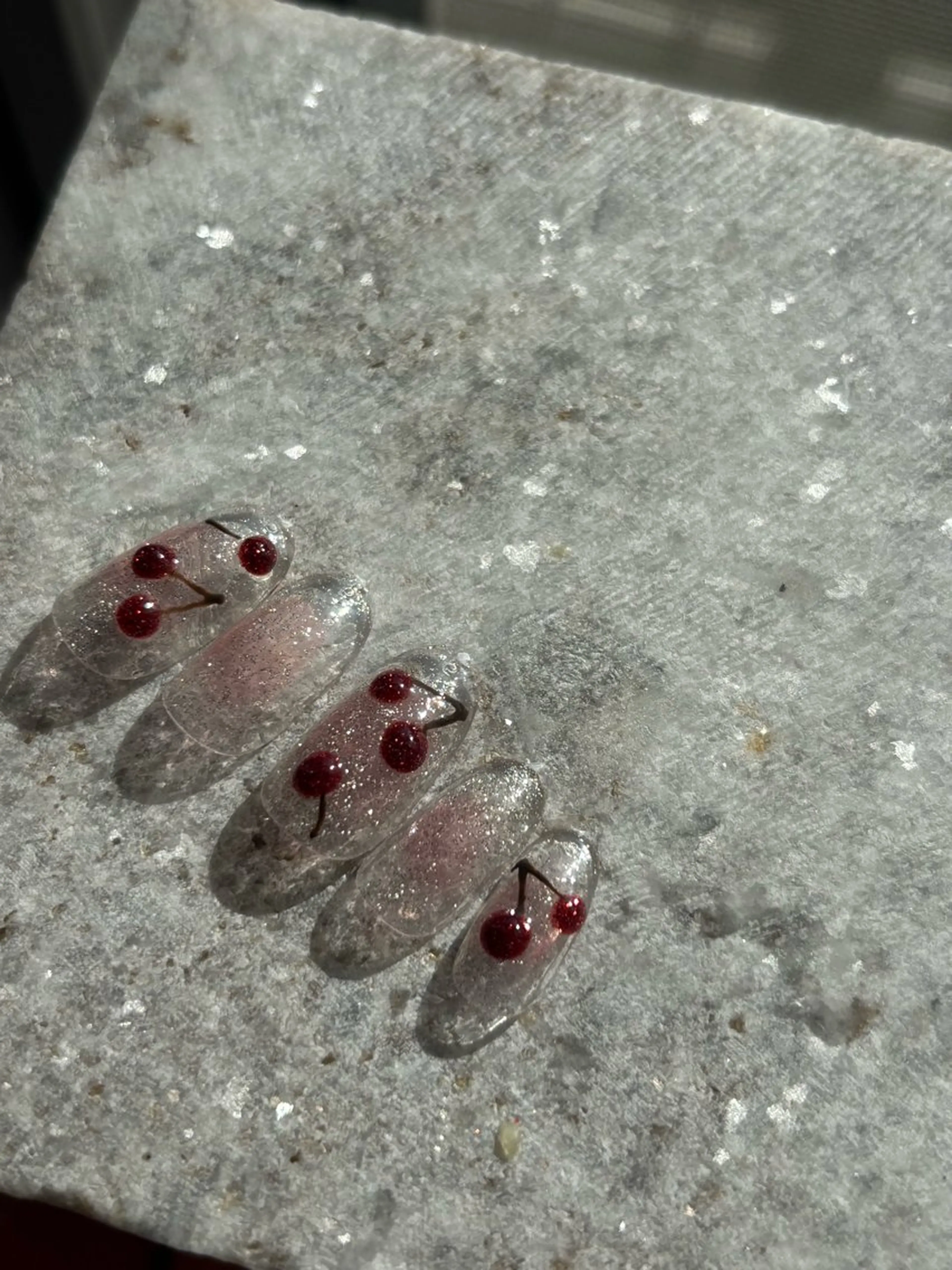 ネイル チークネイル フラッシュネイル 三本 綾奈のネイルデザイン