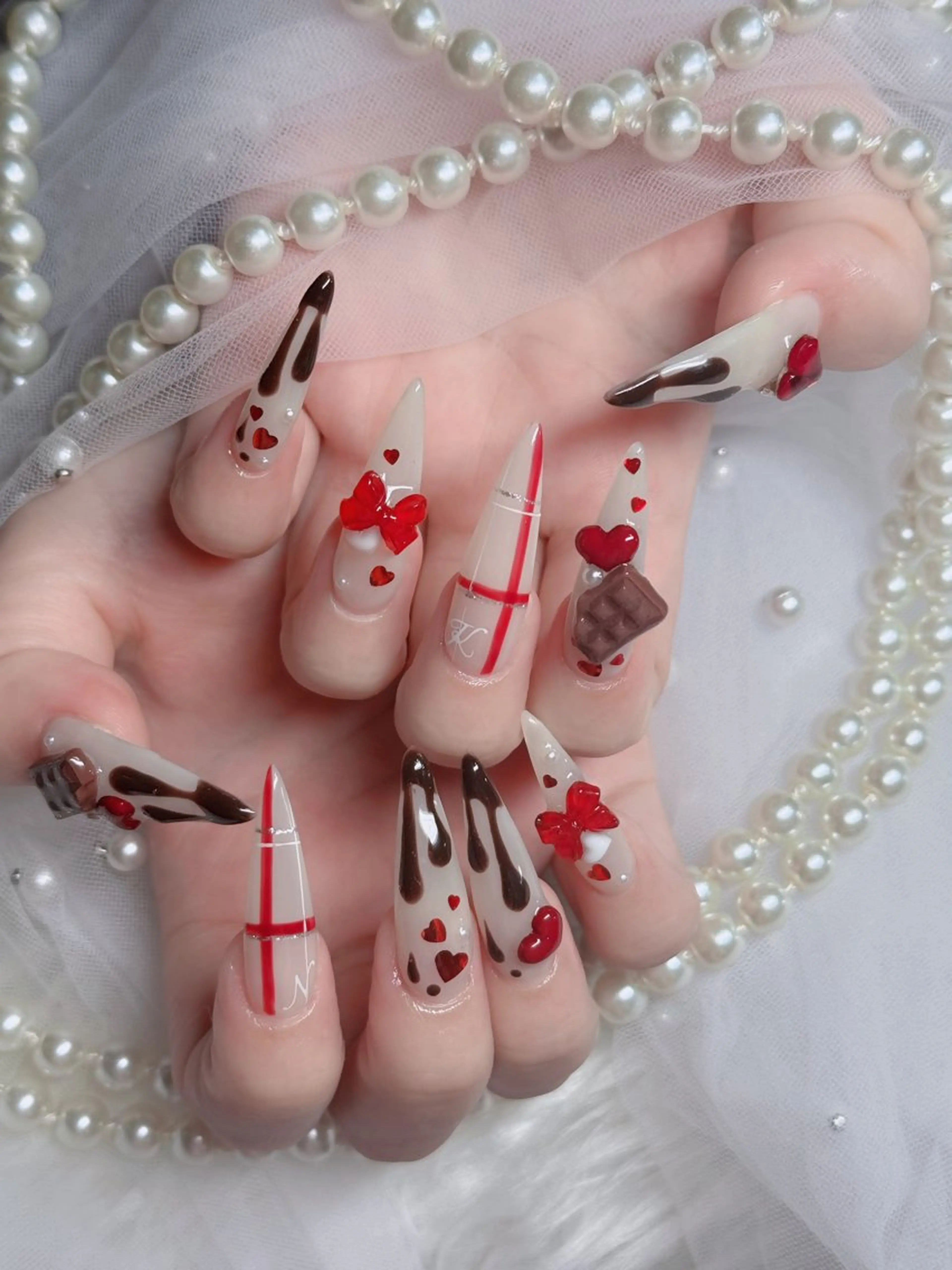 ネイル オーロラネイル フレンチネイル ジェルネイル ハロウィン キラキラネイル ハンドネイル H.baby Nail Salonのネイルデザイン