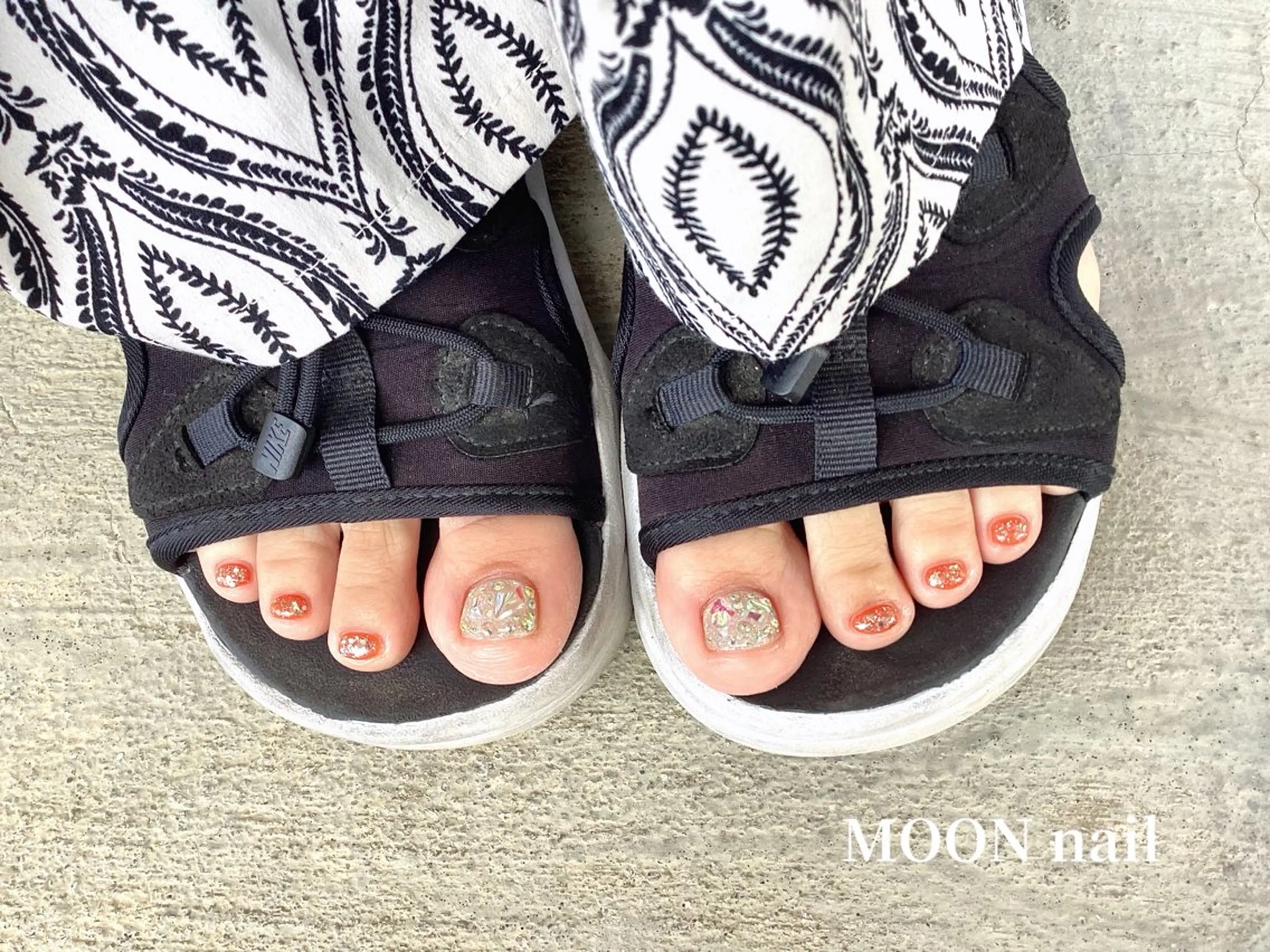 ネイル フットネイル ワンカラーネイル フットネイル 浦添 MOON  nailのネイルデザイン