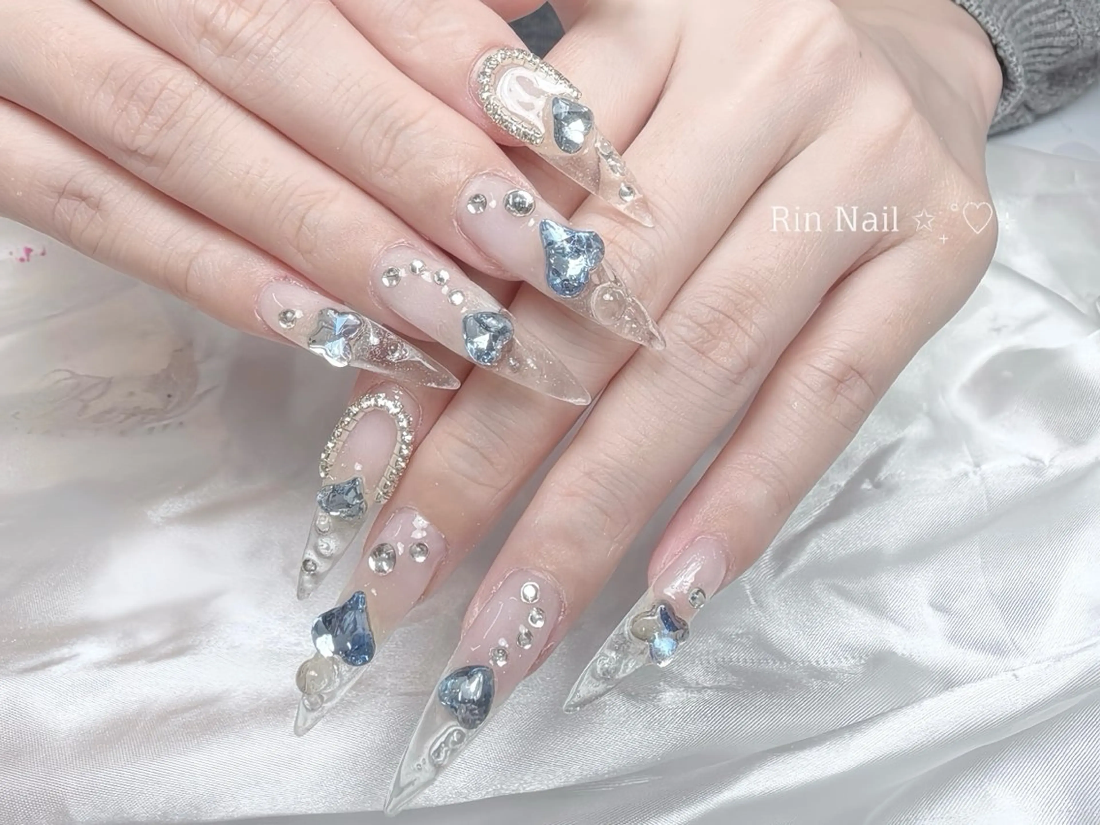 ネイル ボルドー フレンチネイル グラデーション キラキラネイル 韓国ネイル ハンドネイル Rin Nail Shinokuboのネイルデザイン