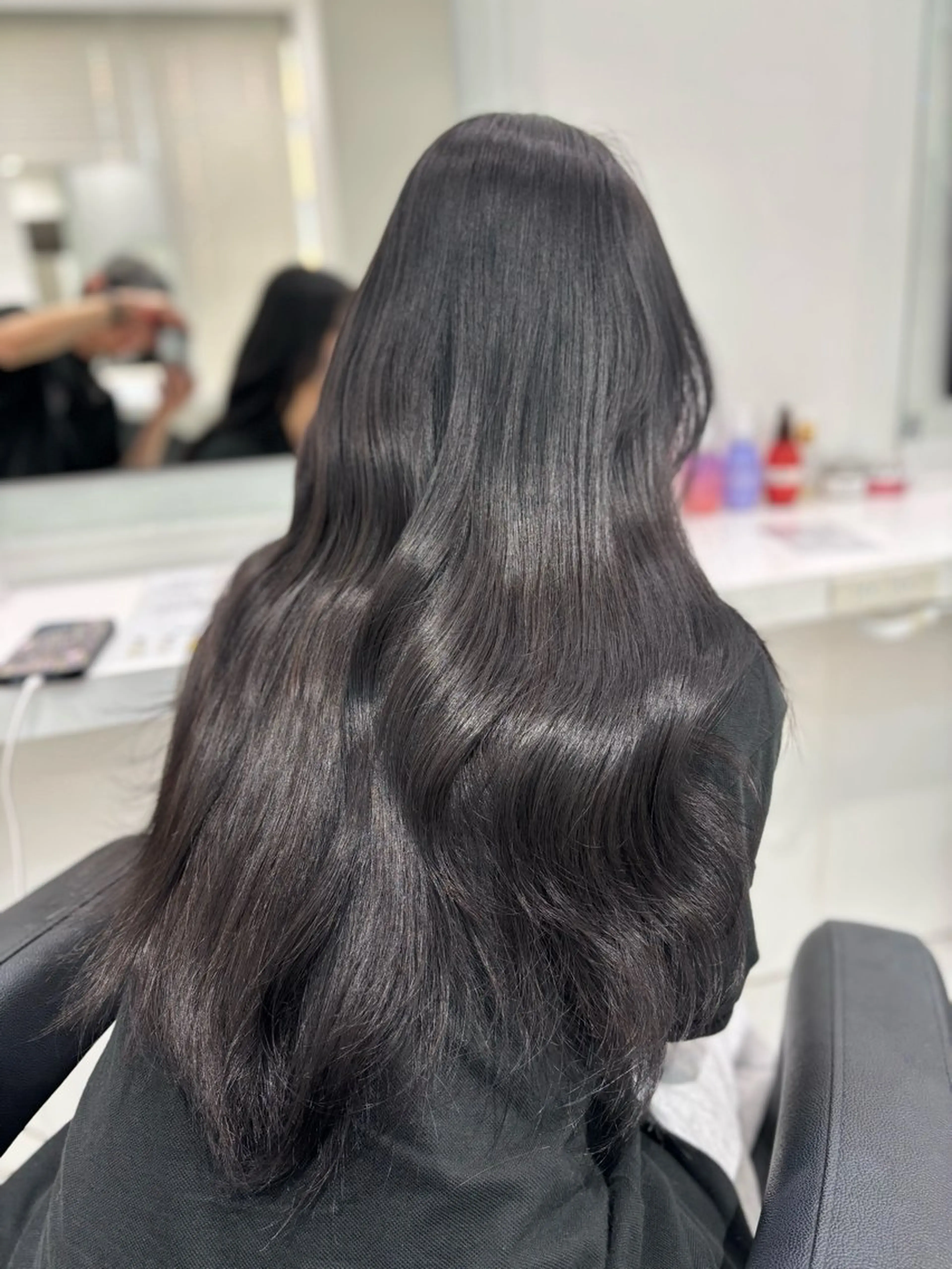 ロング カラー ヘアカラー トリートメント ヘッドスパ ヘアセット 流行りの透明感カラー ×縮毛矯正🤍ユウのヘアスタイル