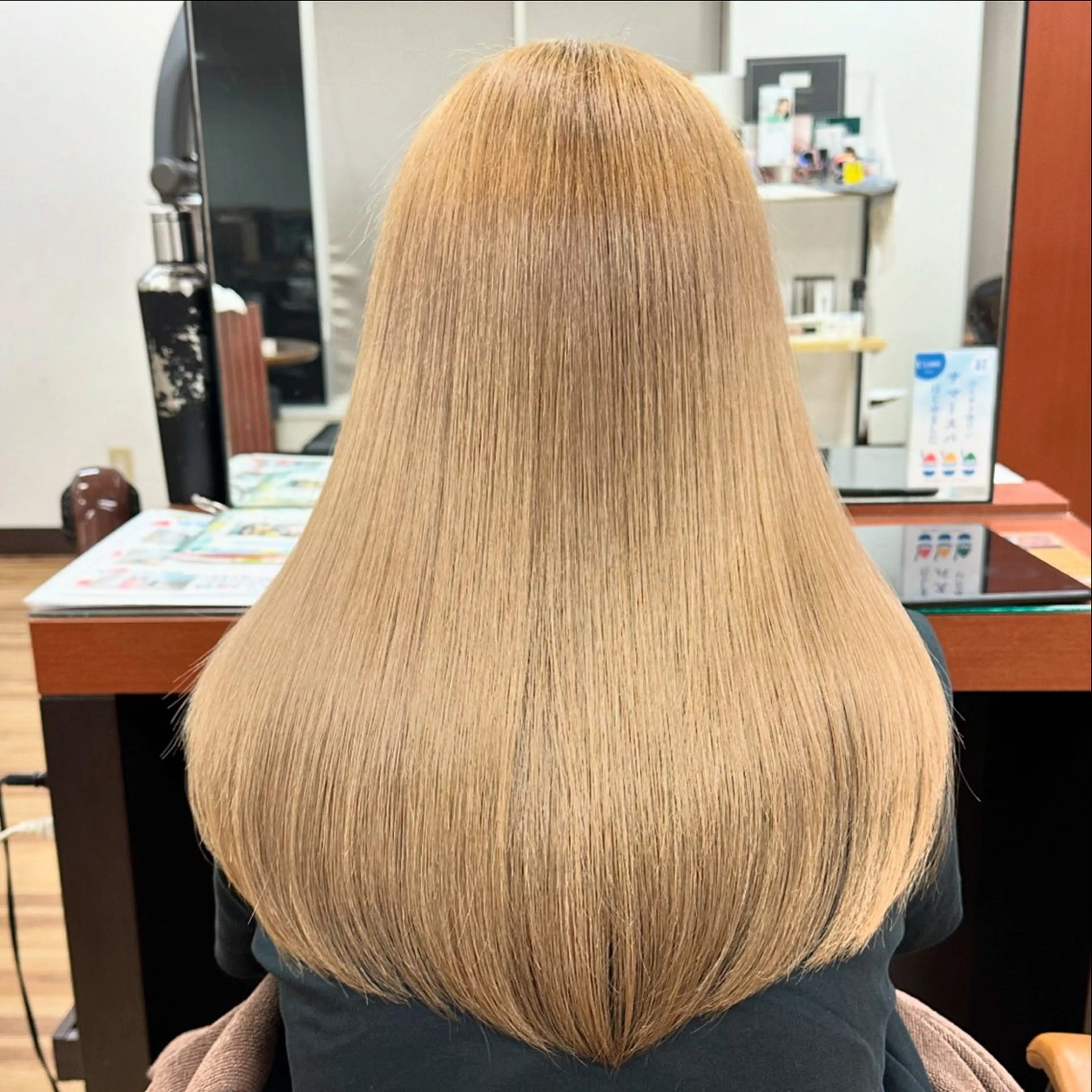 ロング 喜屋武 美月のヘアスタイル