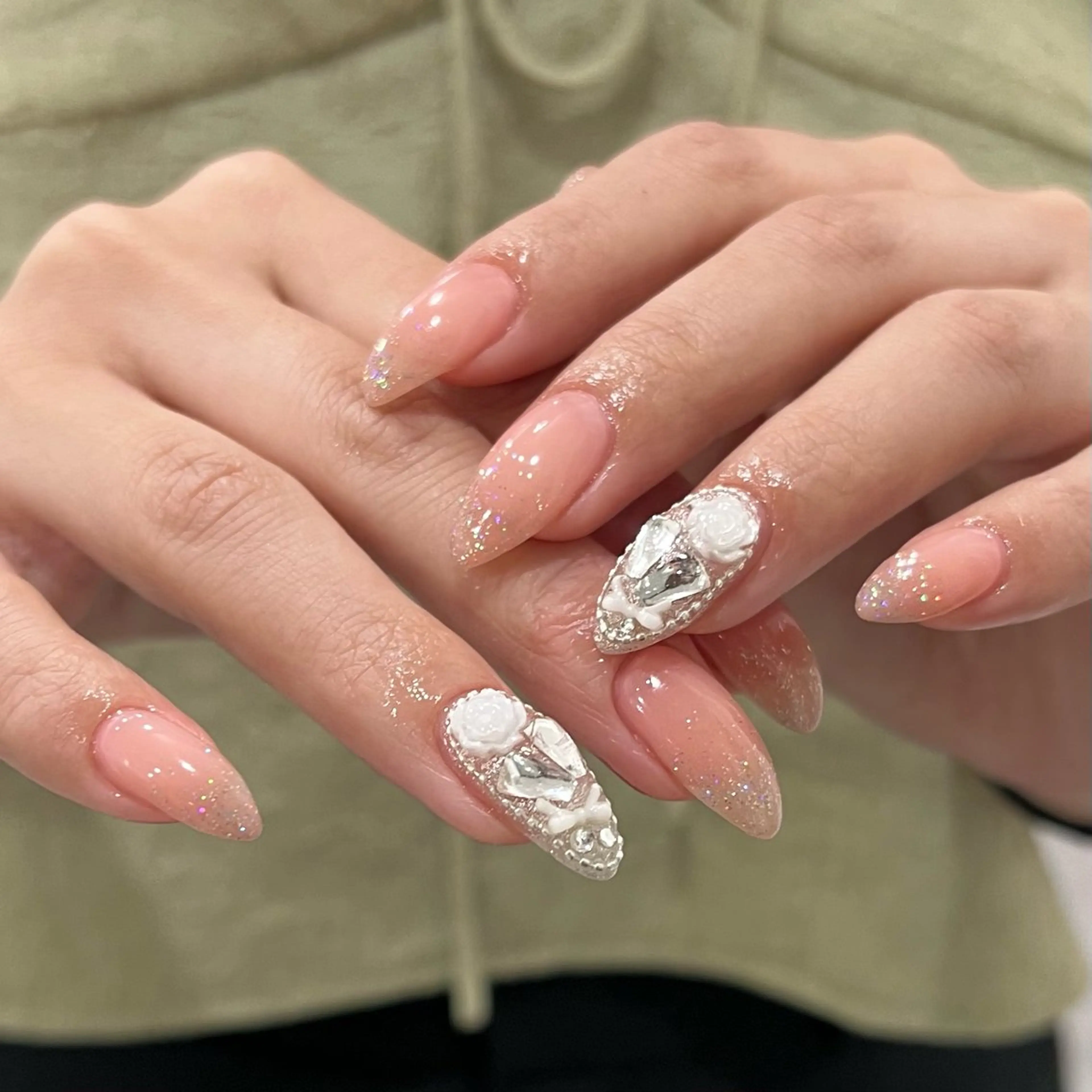 ネイル SHIORI🐈‍⬛ 韓国⌇ワンホンネイルのネイルデザイン