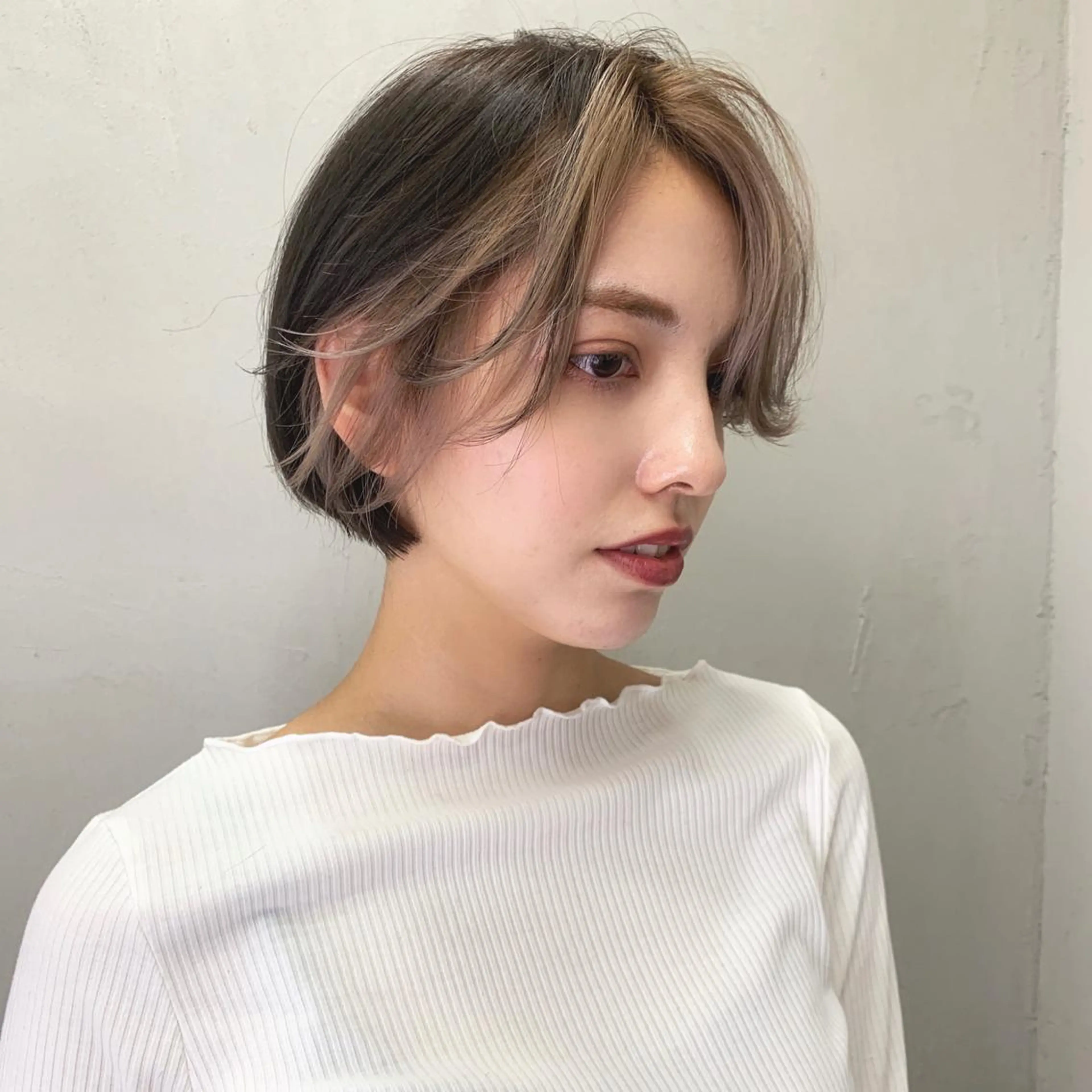 ショート カラー ミストバング  フェイスフレーミング ショートヘア ヘアカラー トリートメント YUSUKE レイヤーカットカラーのヘアスタイル