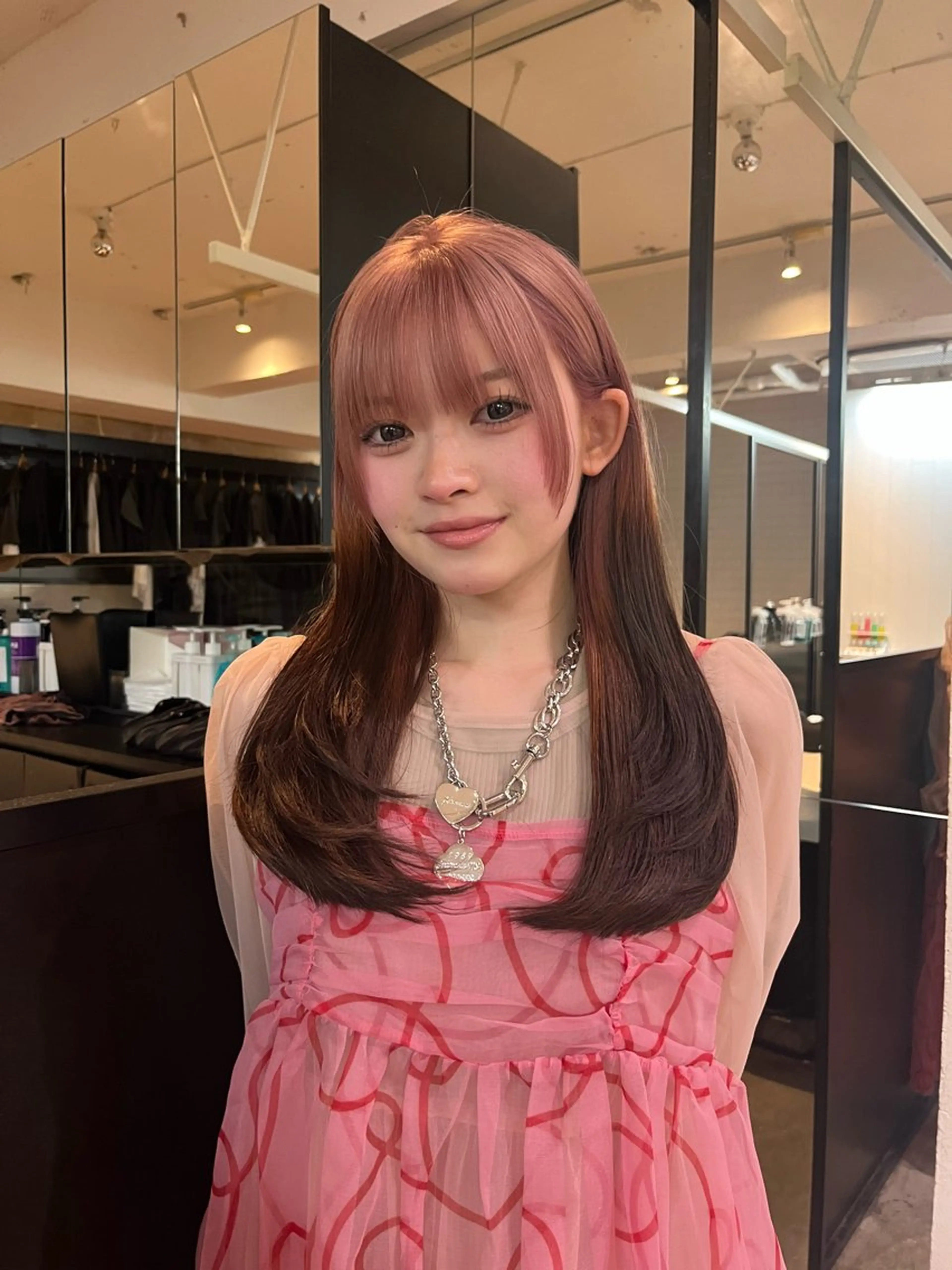 ロング くびれヘア 顔周りカット ハイレイヤー レイヤーカット ウルフカット フカミ マナカのヘアスタイル