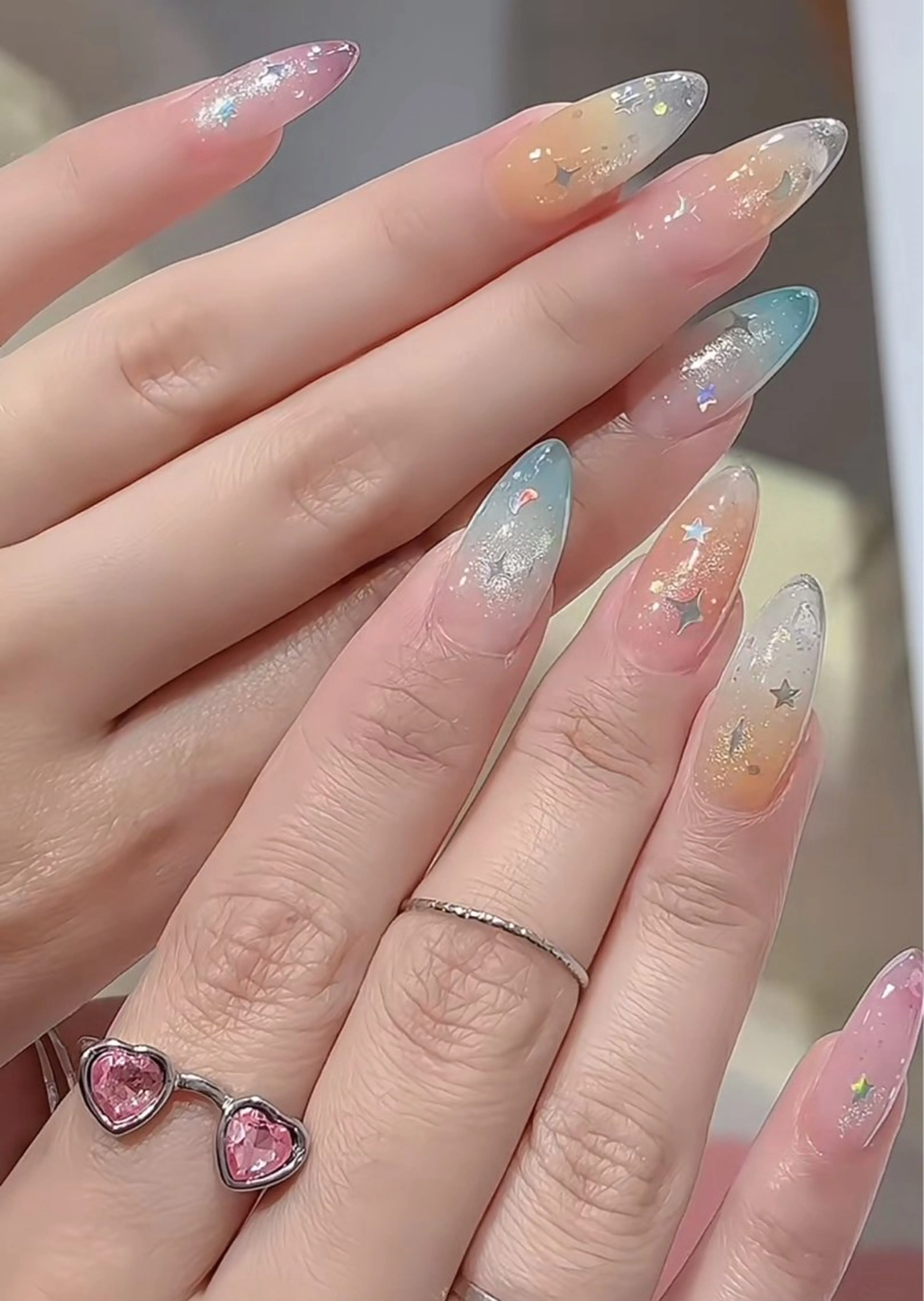 カラー グラデーションカラー ピンクカラー ハンドネイル AIN Nailのネイルデザイン