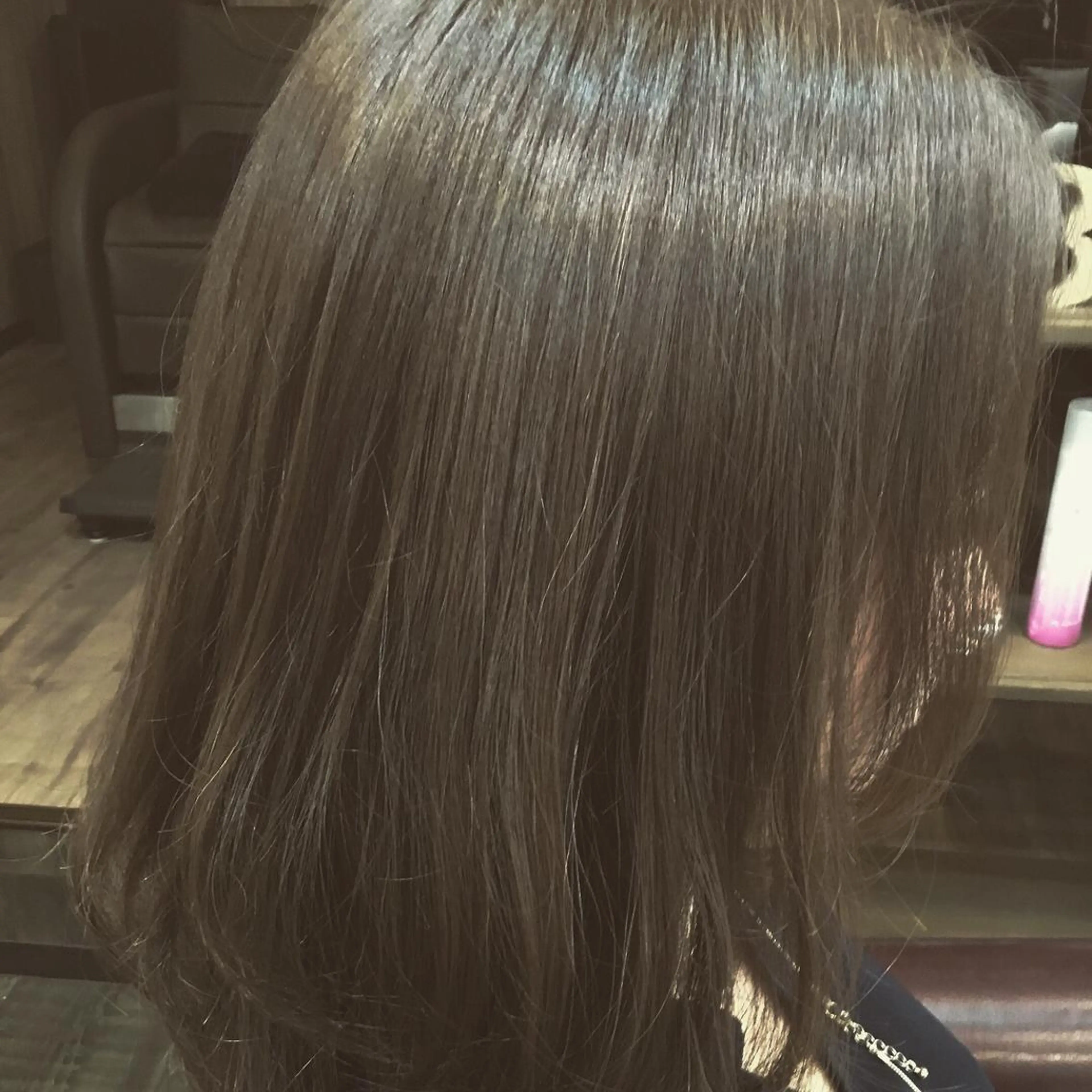 セミロング カラー embrace エンブレイスのヘアスタイル