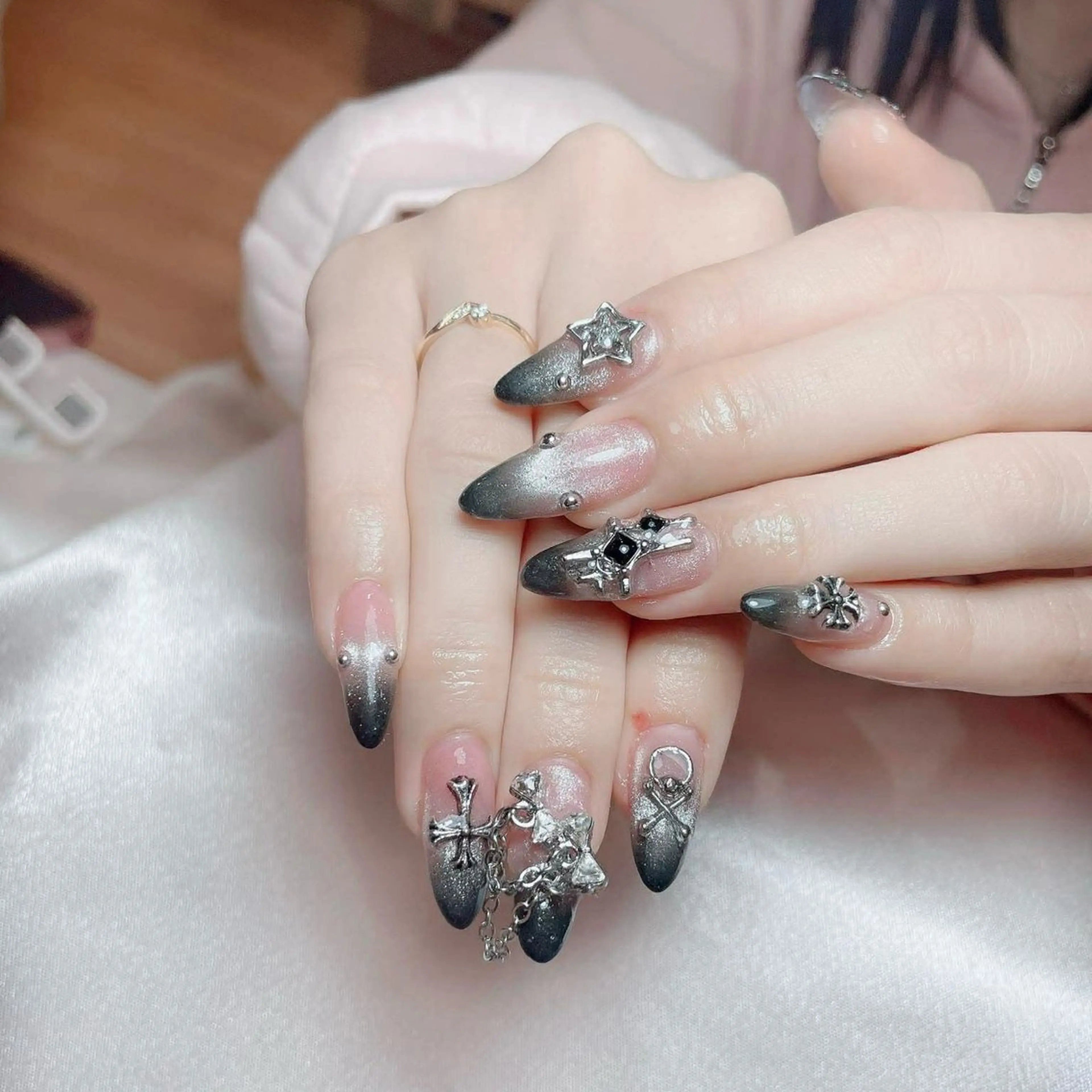 ネイル ハンドネイル Queen Nail Salonのネイルデザイン