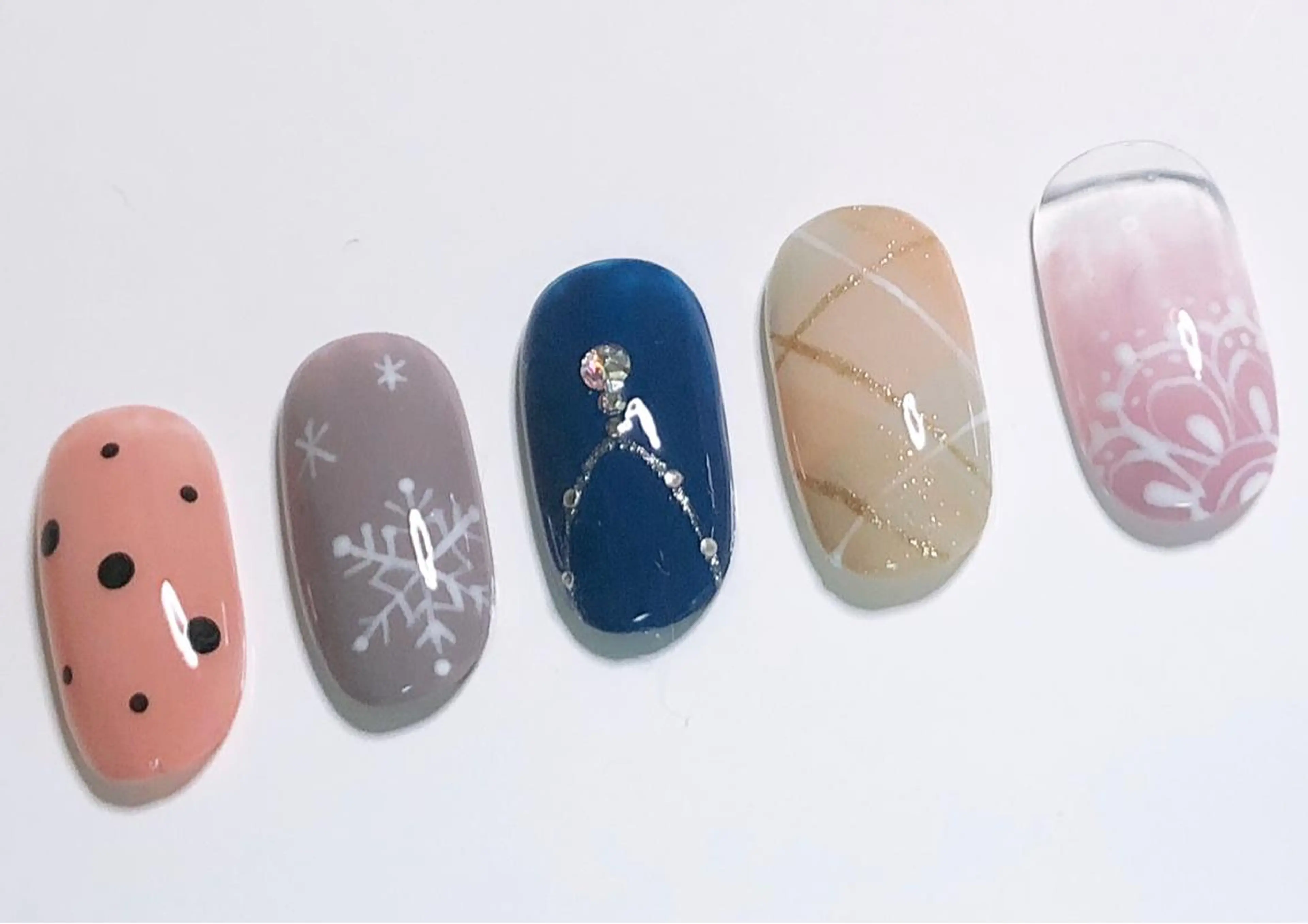 ネイル アートネイル ハンドネイル manis .のネイルデザイン