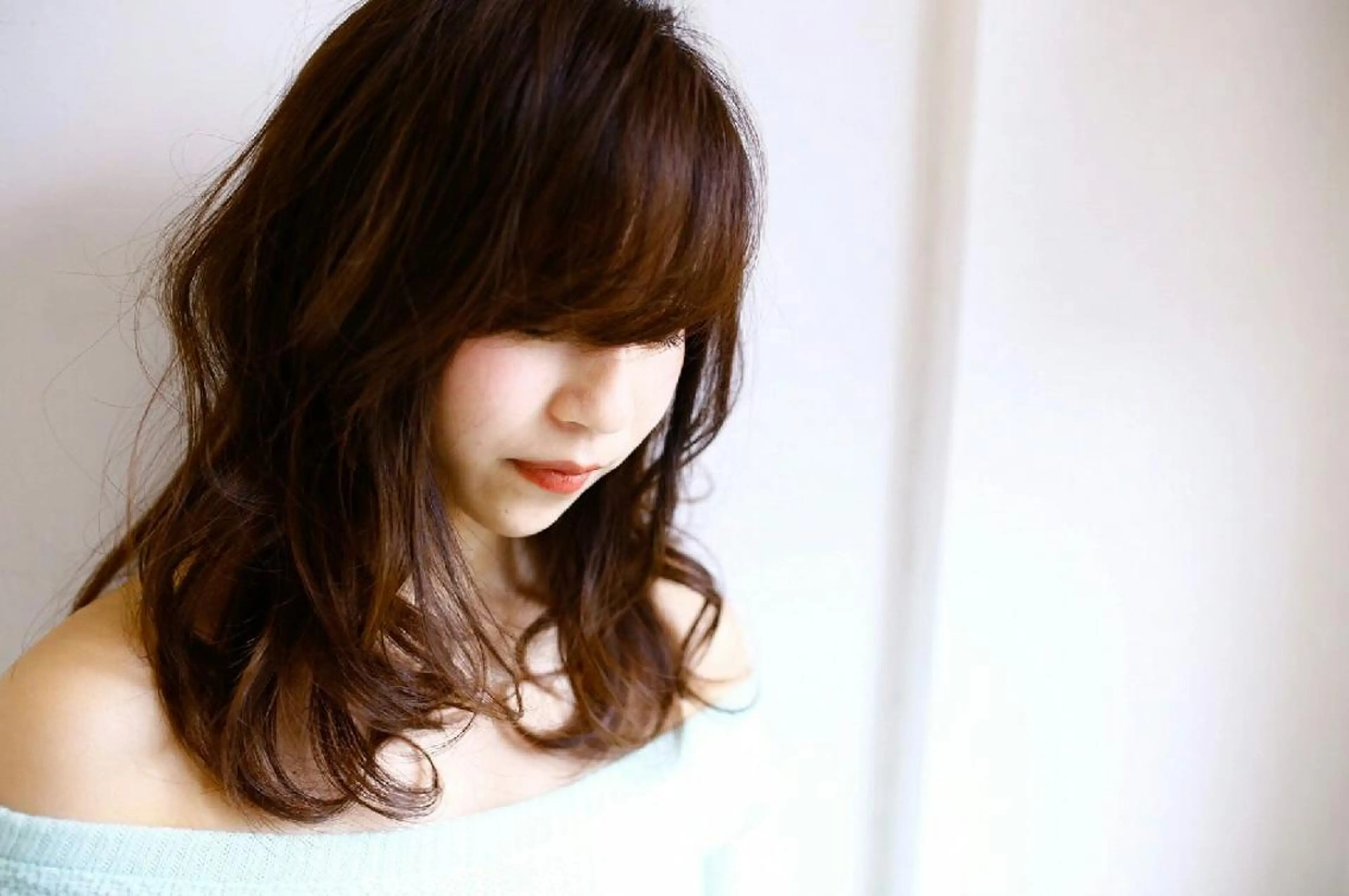 セミロング カラー パーマ ヘアアレンジ 中津No.1髪質改善 店長✨透ける暗髪のヘアスタイル