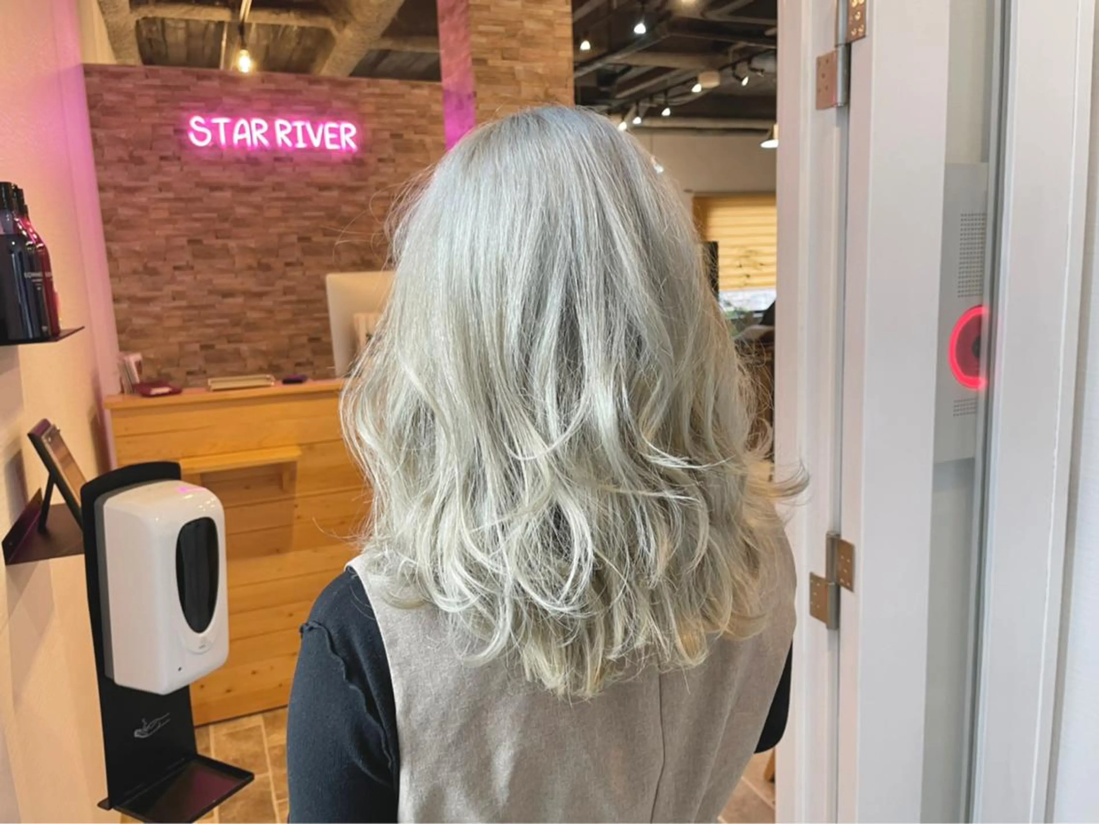 ロング カラー 吉田 聡一のヘアスタイル