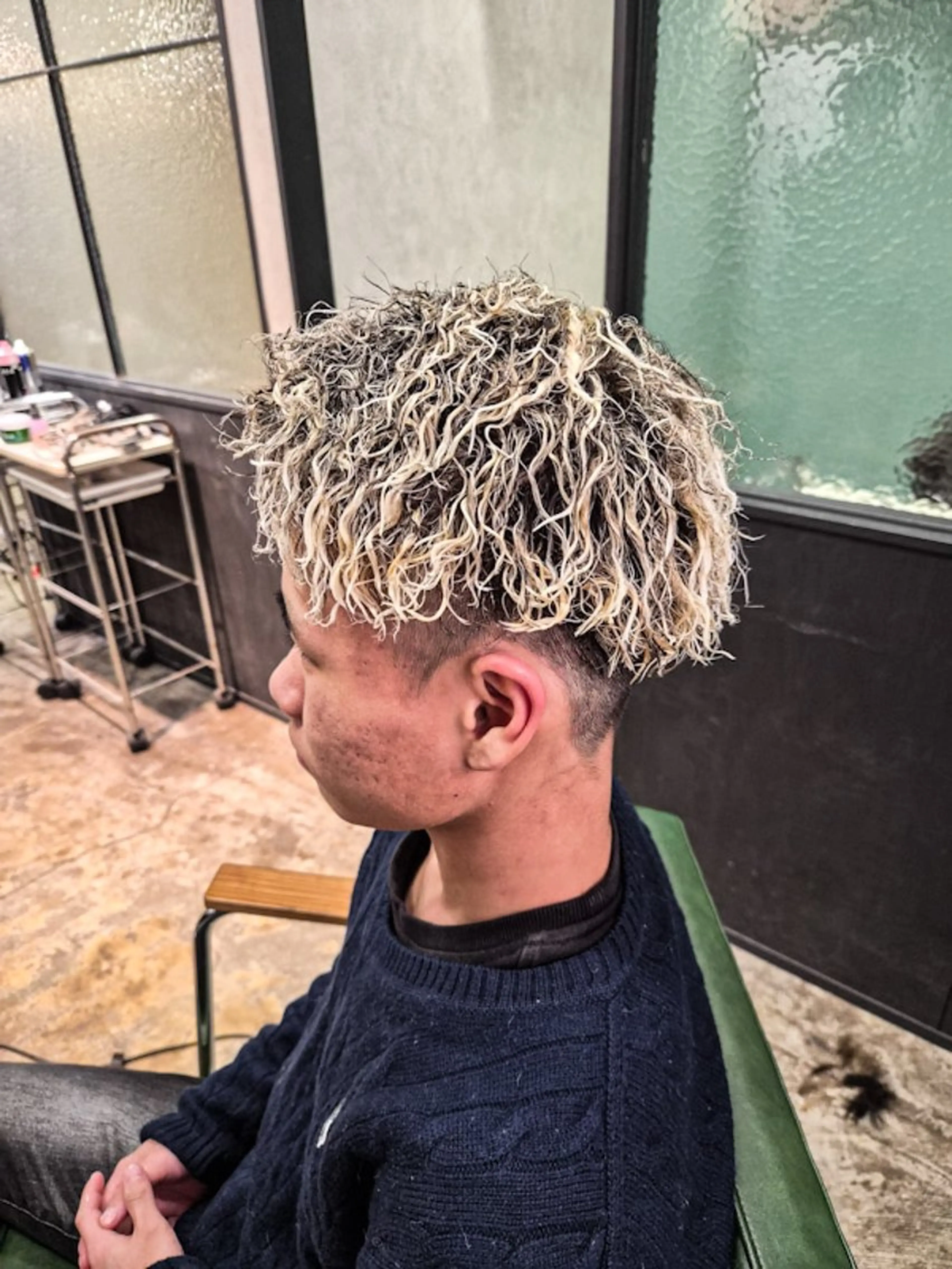 メンズ パーマ カラー 特殊パーマ 片山恭兵のヘアスタイル