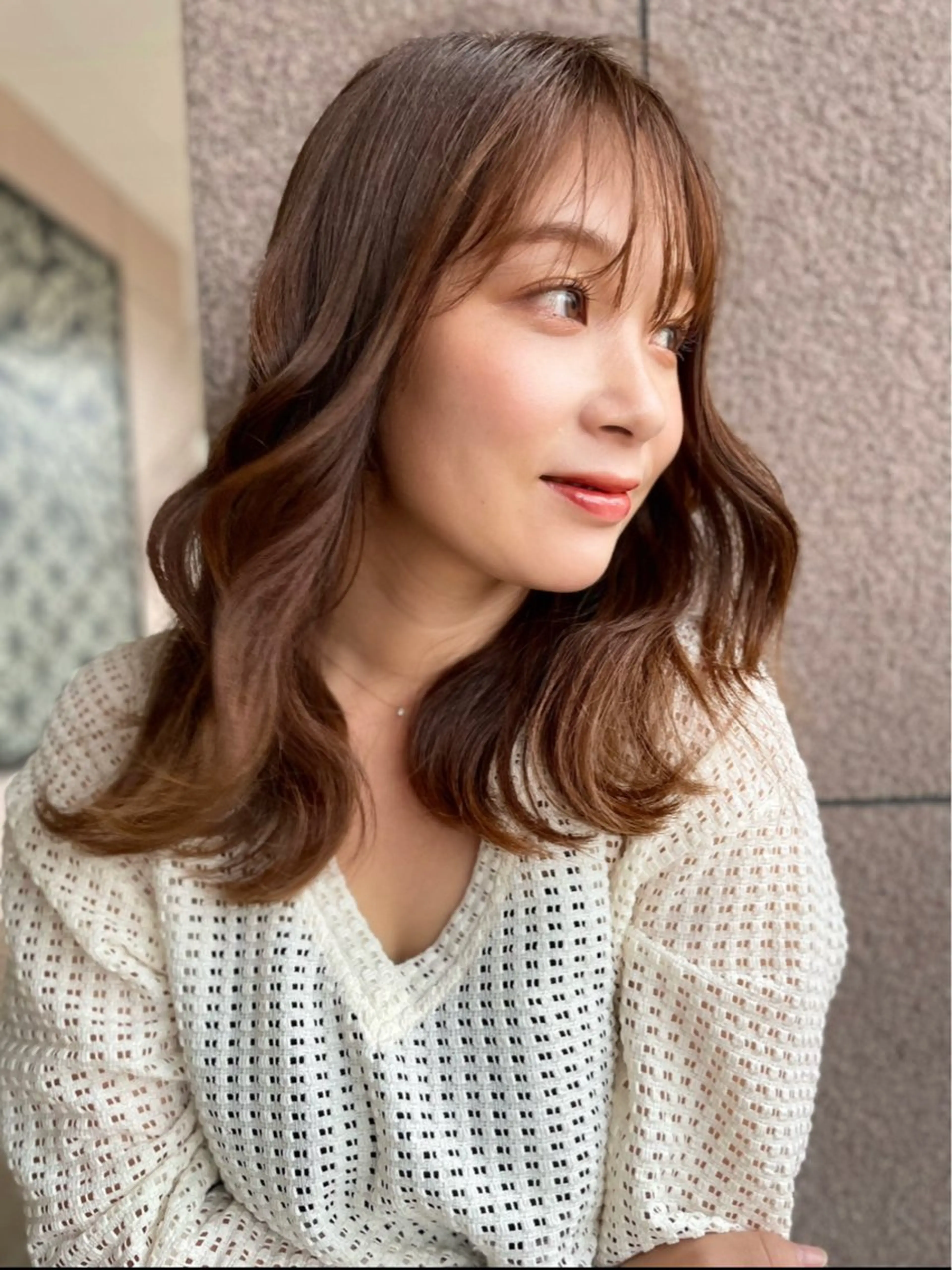 セミロング カラー グレージュ 顔周りカット レイヤーカット 小顔カット 艶髪/白髪ぼかし ヘッドスパ/大野結菜のヘアスタイル