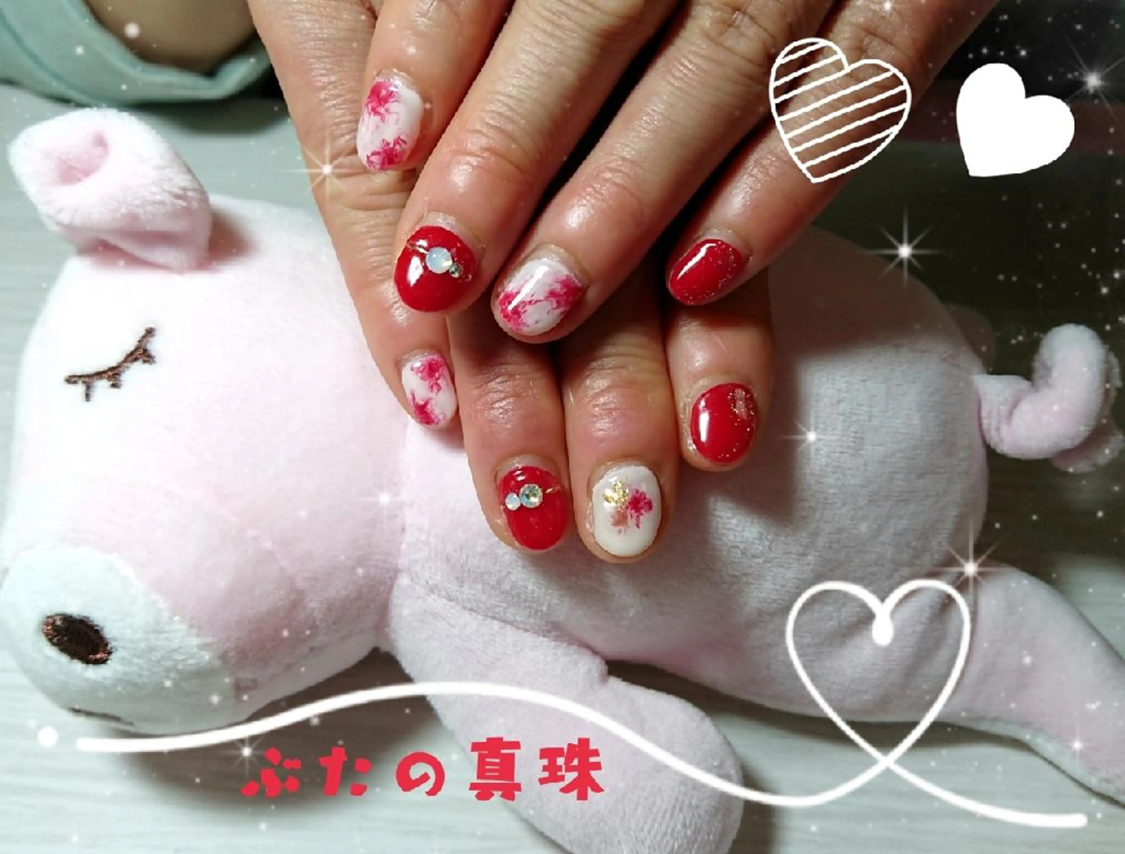 ネイル ニュアンスネイル 赤色 ハンドネイル 林 珠里のネイルデザイン