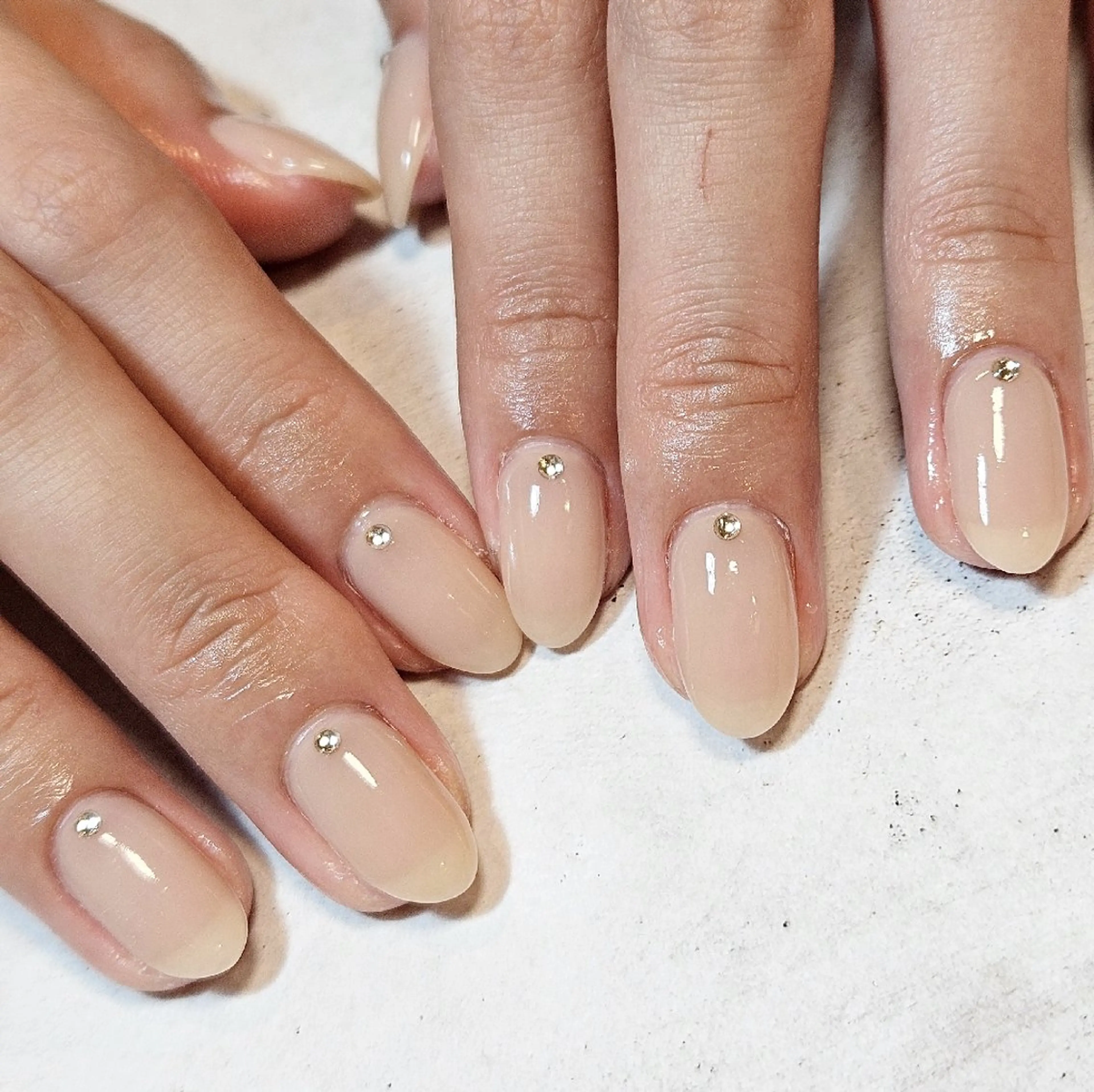 ネイル 氷ネイル・うるうるネイル ニュアンスネイル オフィスネイル シンプルネイル ストーンネイル ハンドネイル Nailsalon manoのネイルデザイン