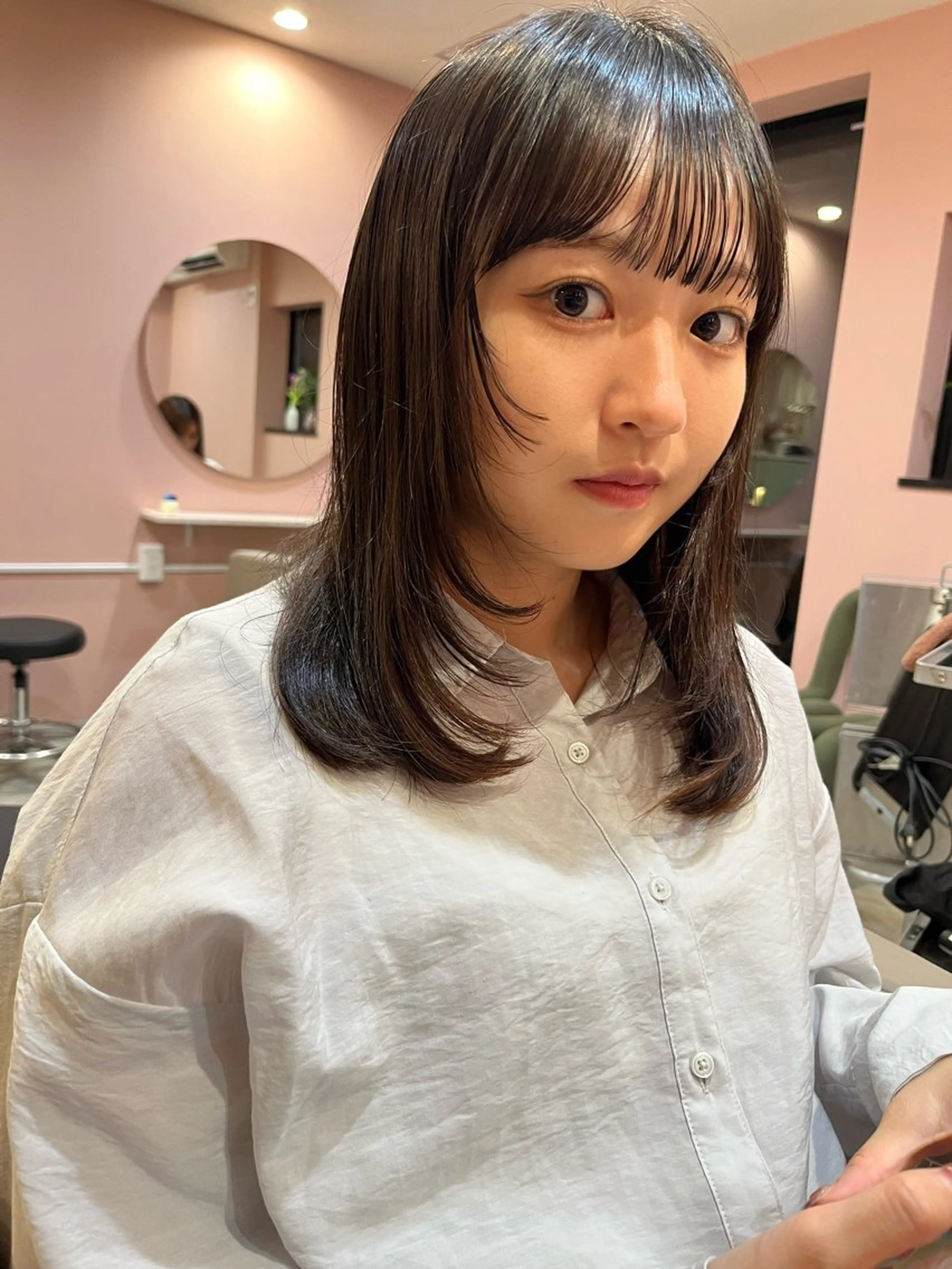 ミディアム レイヤーカット/ 酸性ストレート梅田のヘアスタイル