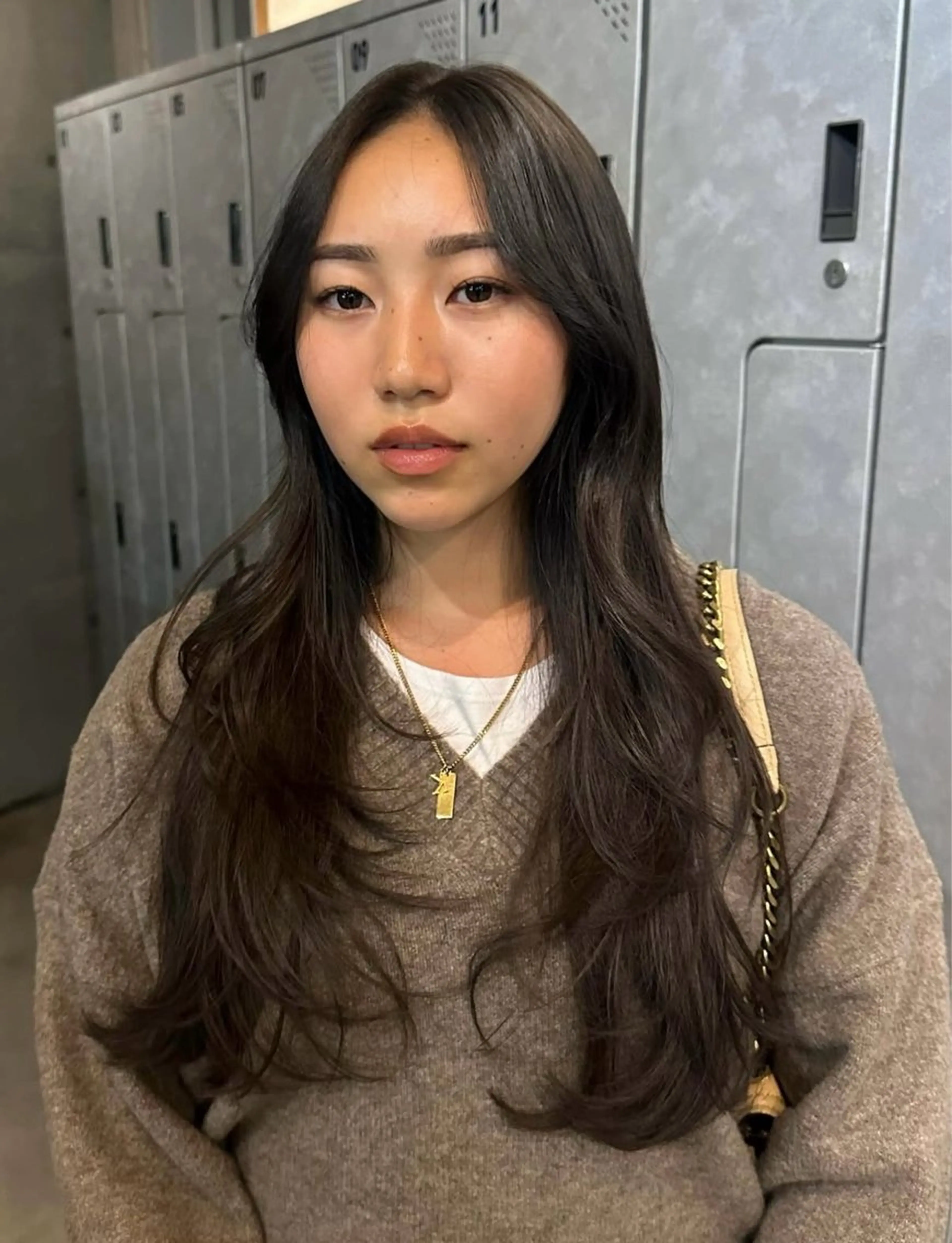 ロング レイヤーカット 小泉 璃子のヘアスタイル