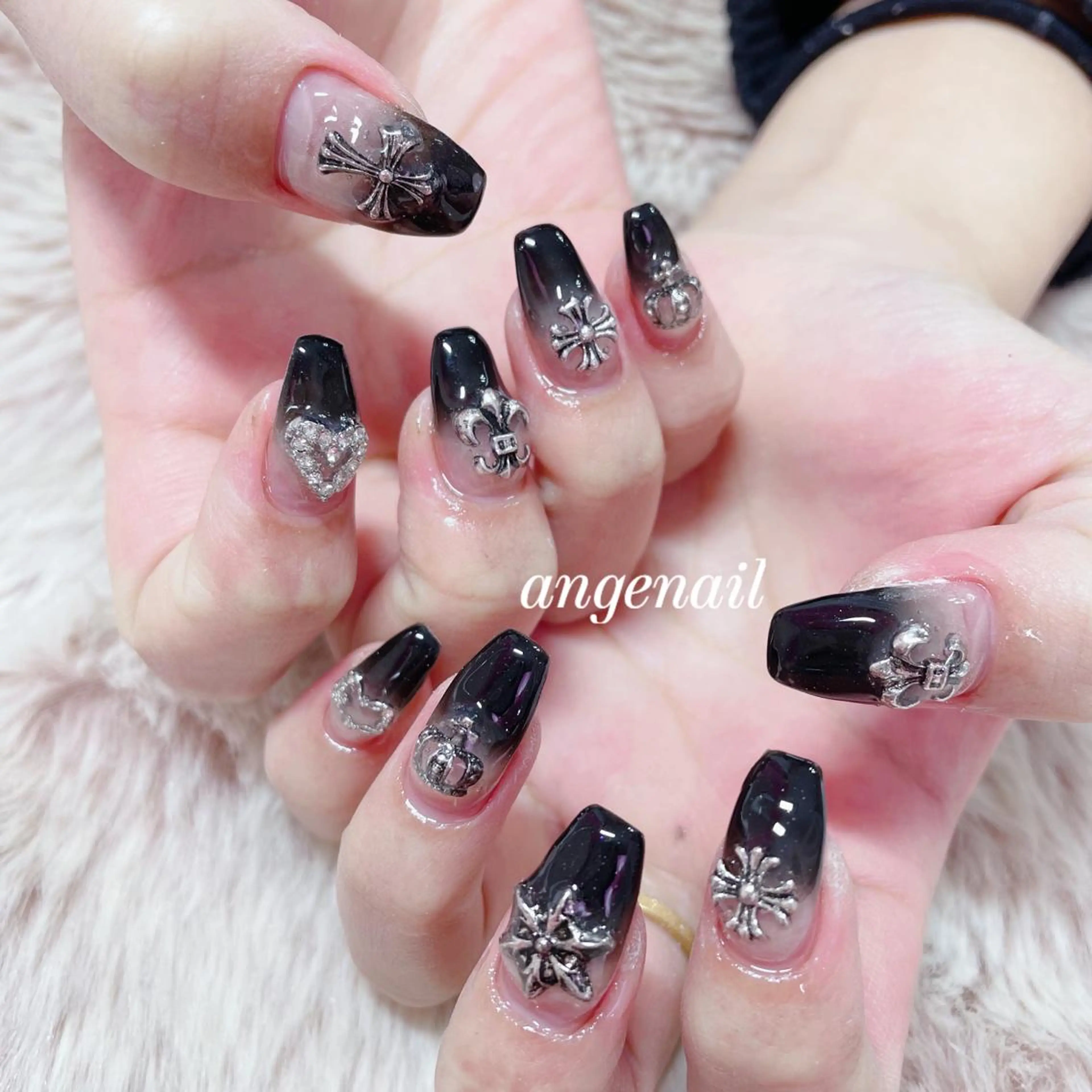 ネイル ハンドネイル オーナーネイリスト MAKIのネイルデザイン