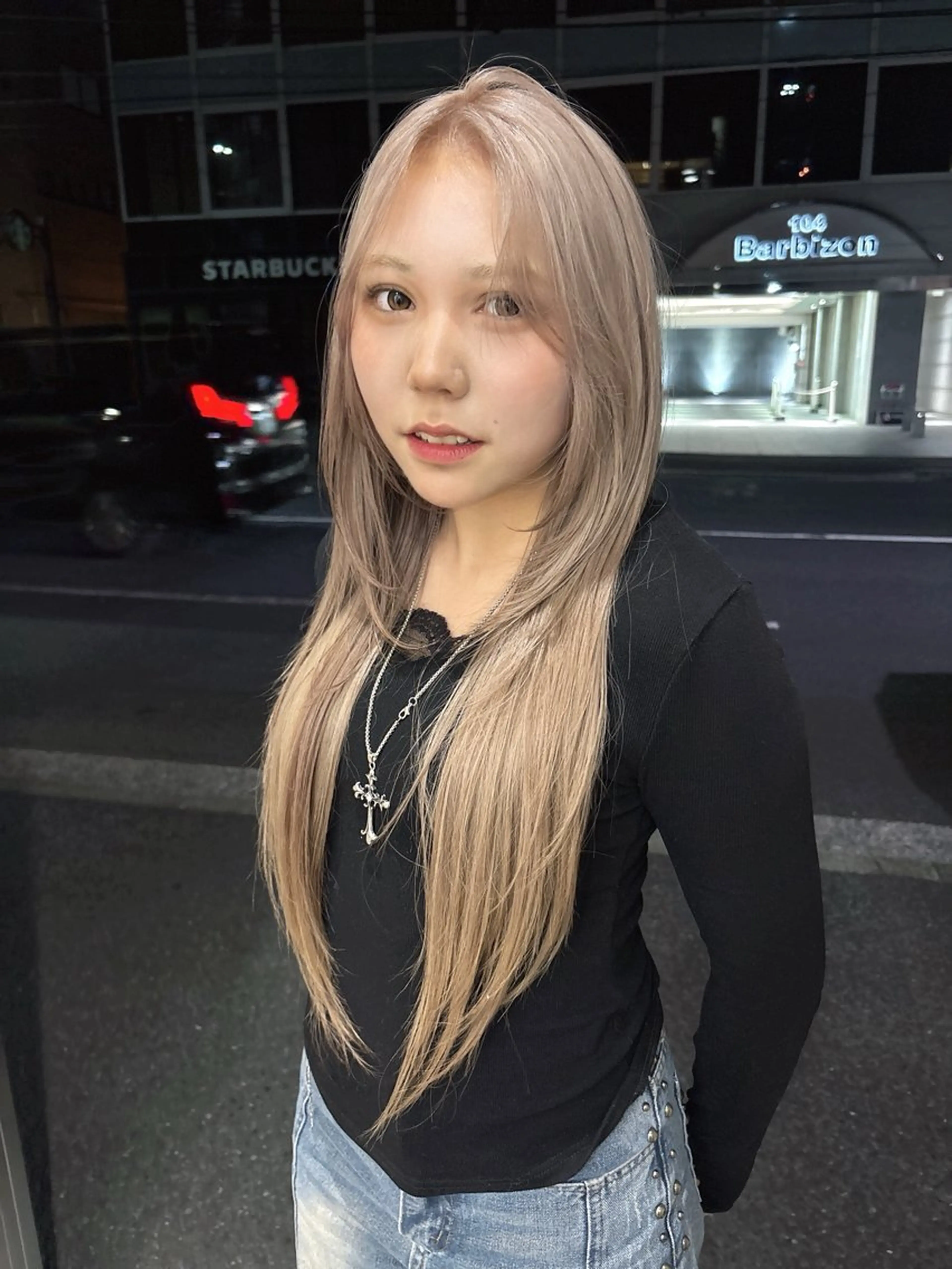 セミロング ヘアカラー yiye shioriのヘアスタイル