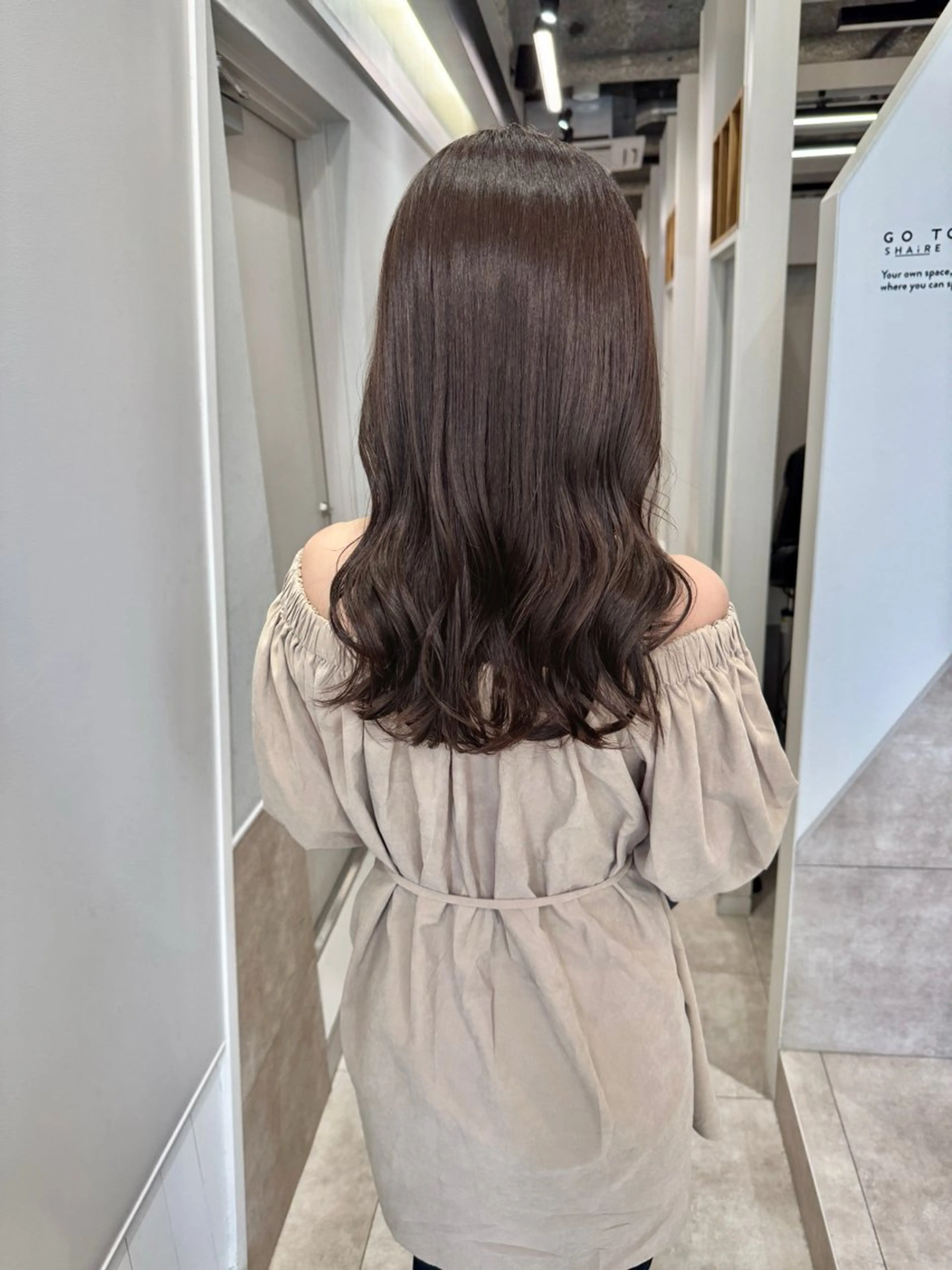 ロング ヘアカラー 三輪 恭平のヘアスタイル