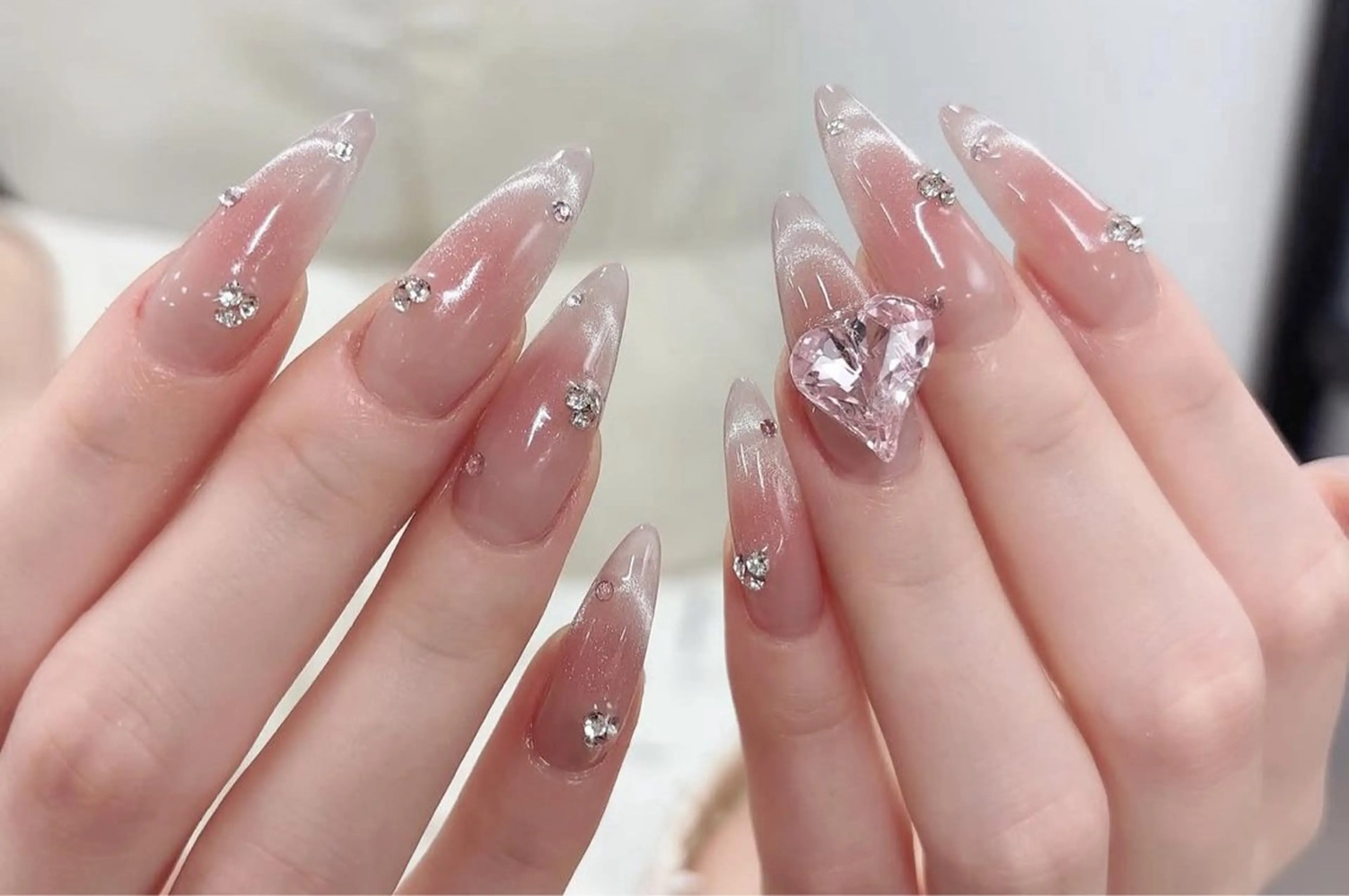 ネイル フレンチネイル ジェルネイル ガラスフレンチ ハロウィン ハート H.baby Nail Salonのネイルデザイン