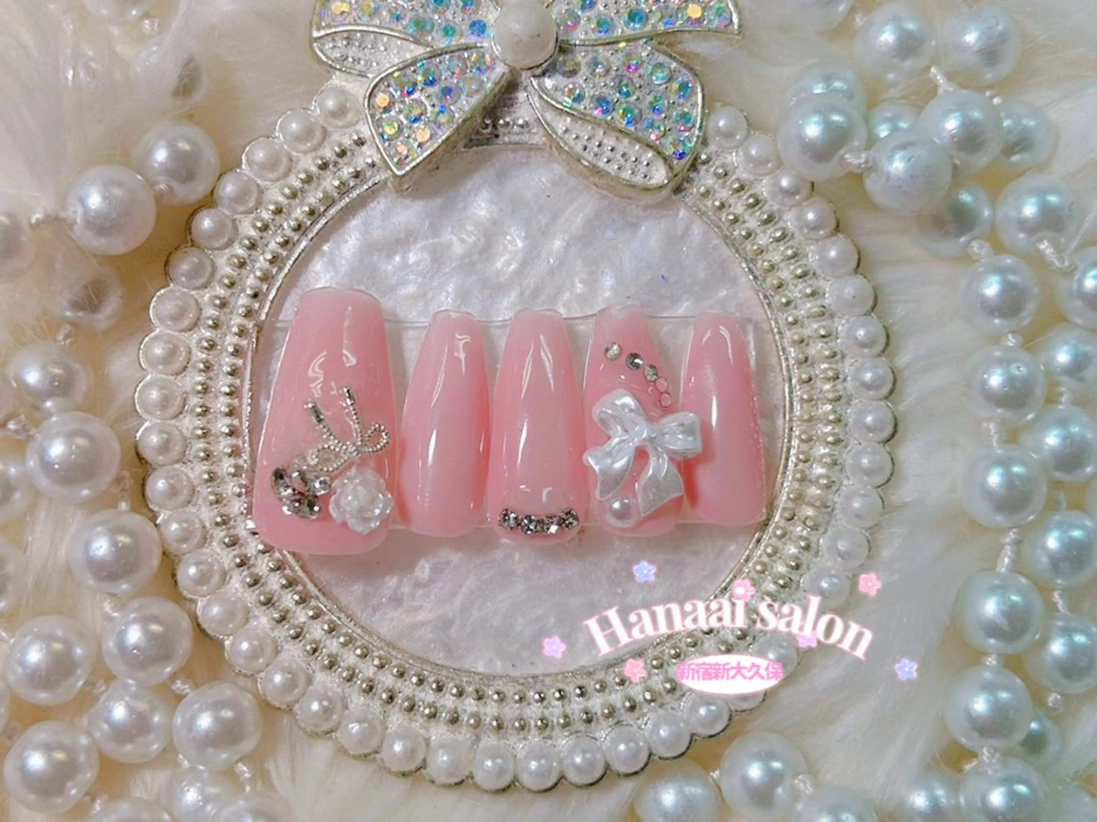 ミディアム ハンドネイル Hanaai Salon新宿店のネイルデザイン