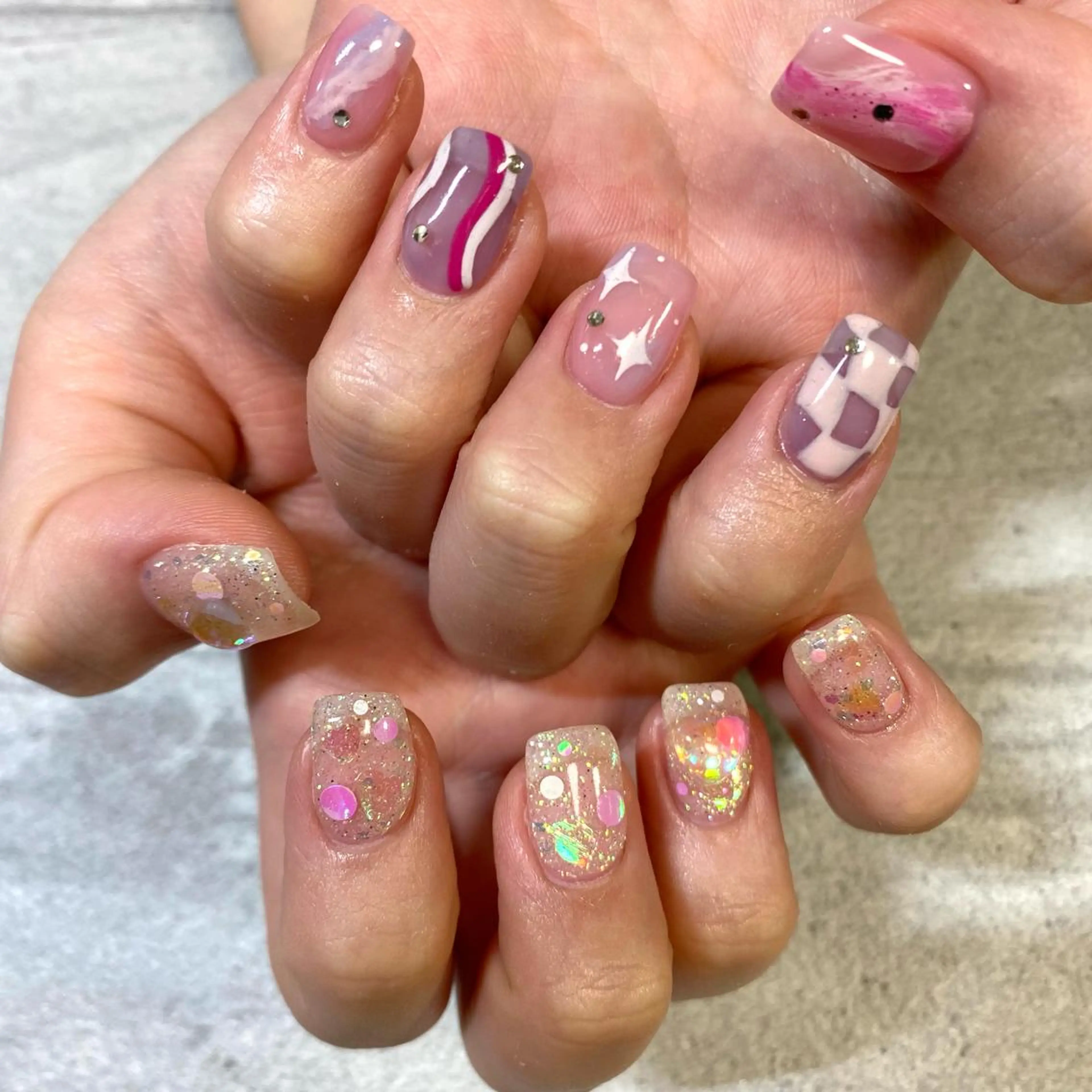 ショート カラー パーマ ヘアアレンジ メンズ キッズ ネイル マツエク・マツパ アイブロウ キラキラネイル 今福鶴見ネイル 8(ｴｲﾄ)のネイルデザイン