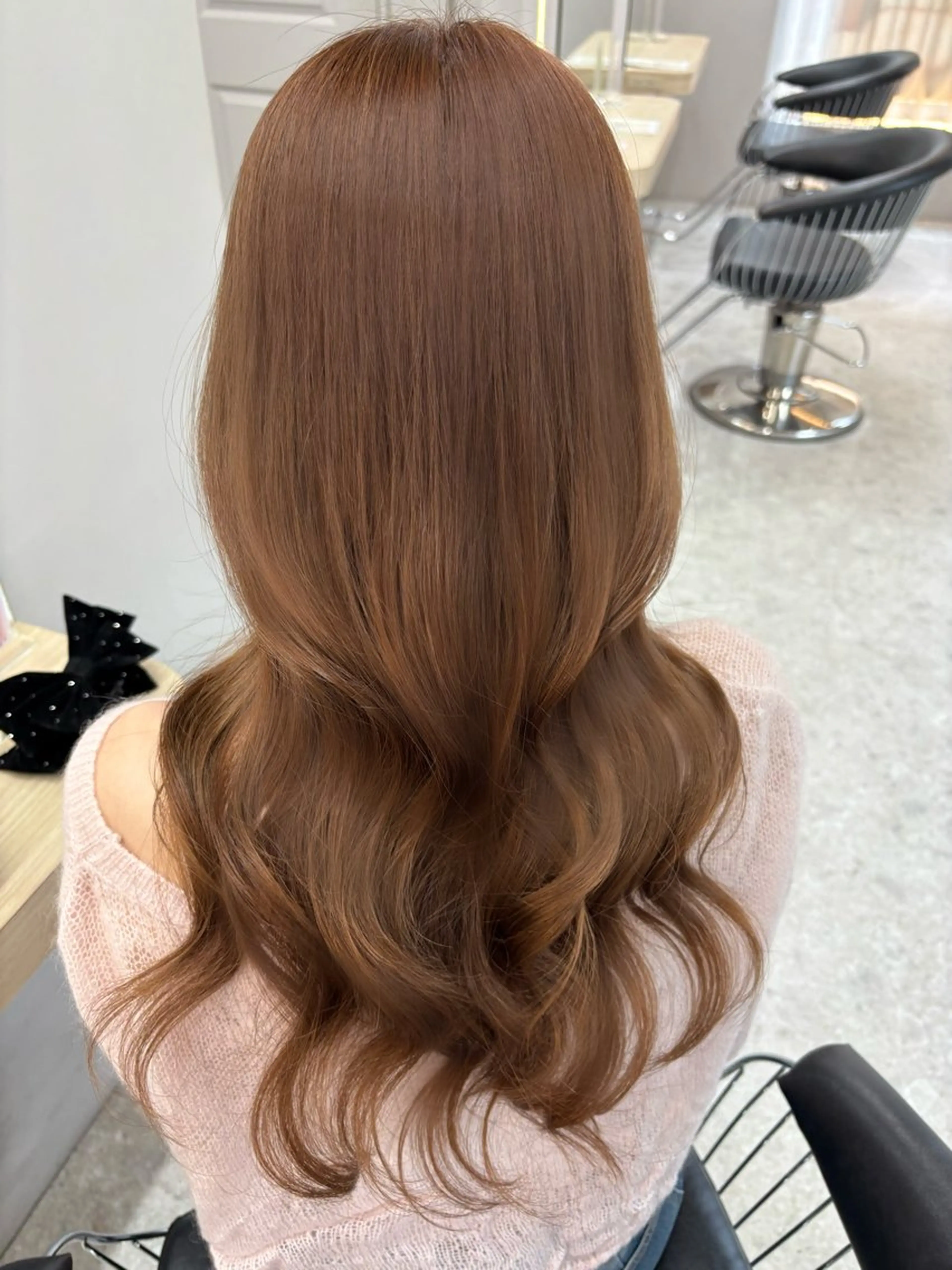 ミディアム 切りっぱなしボブ チョコレートブラウン ボブ くびれヘア 韓国風ヘア RYOTA レイヤー 中明度カラー/縮毛のヘアスタイル