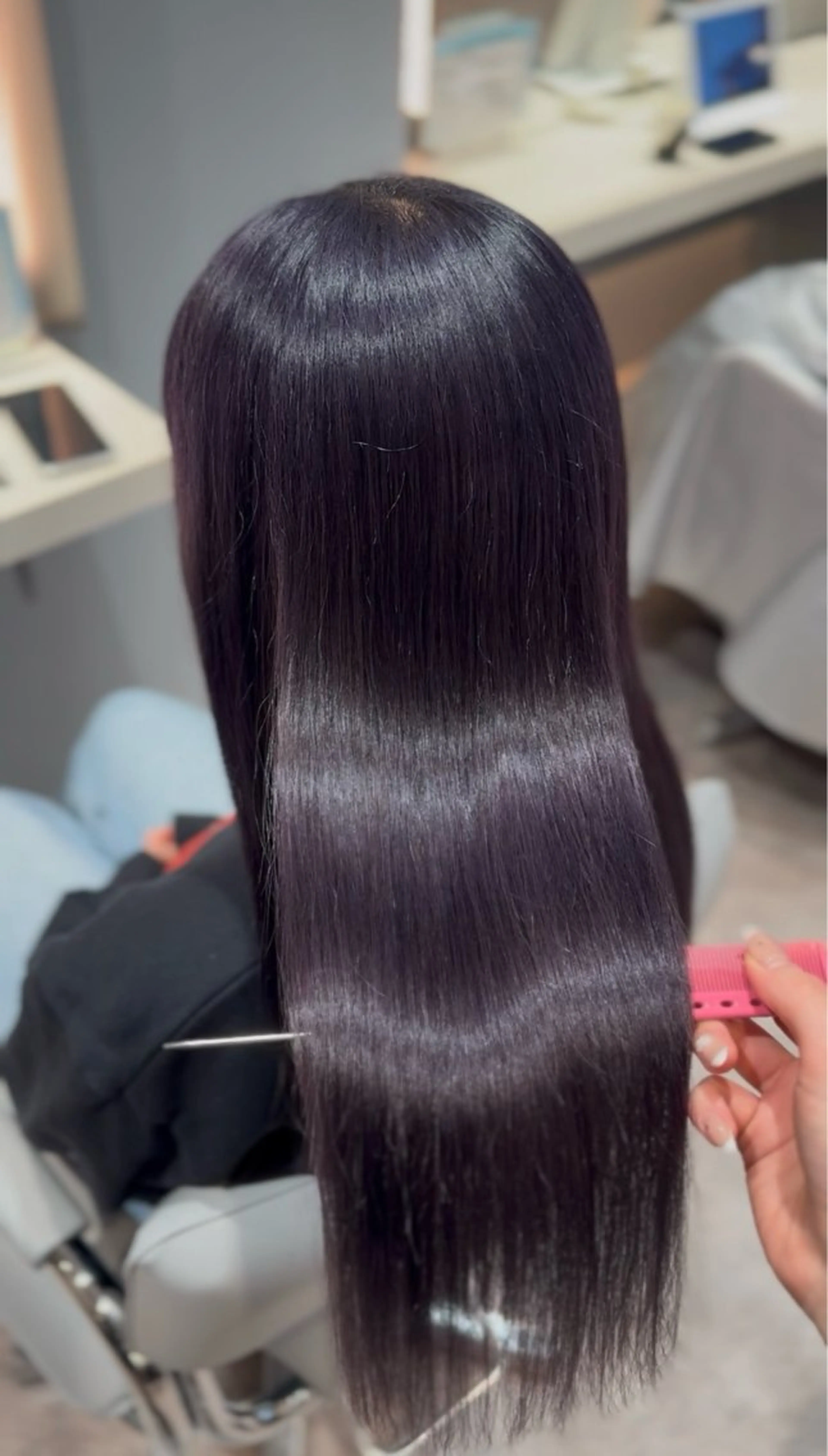 ロング パープルカラー カット ヘアカラー 上野 日菜莉のヘアスタイル