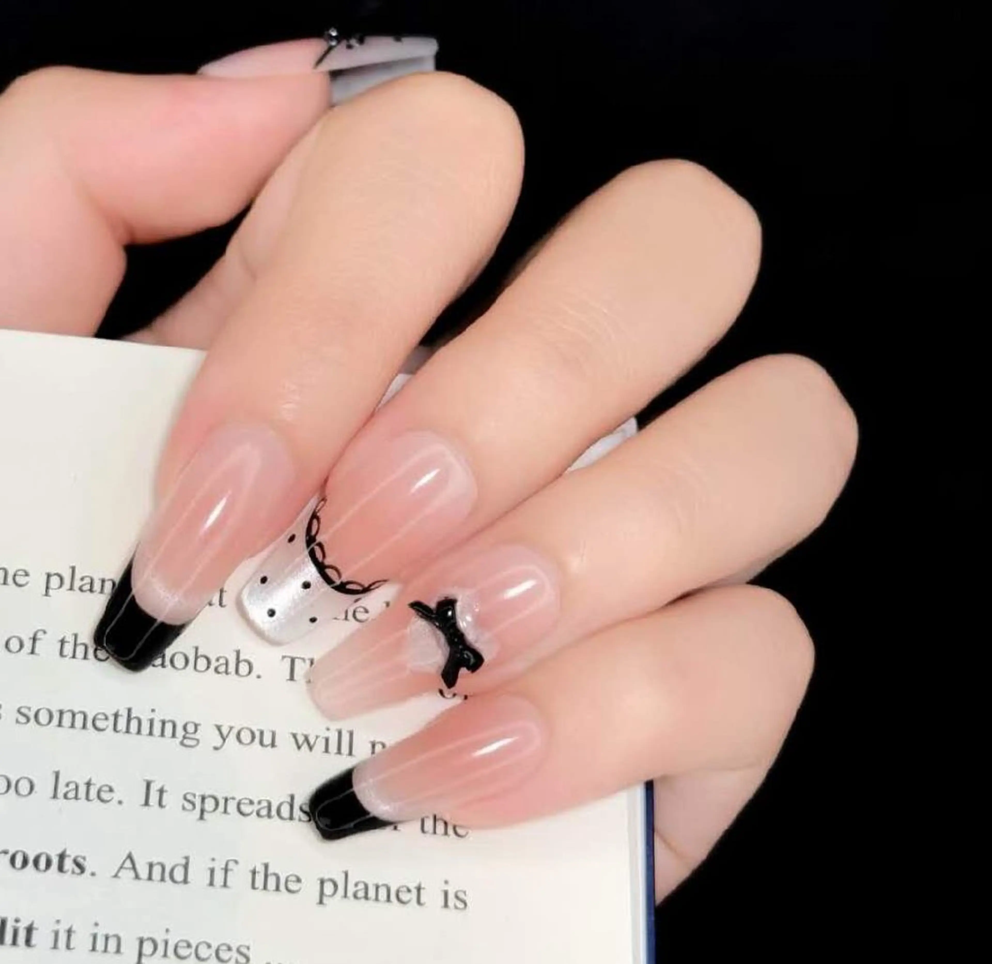 ネイル 小島 阿佑美のネイルデザイン