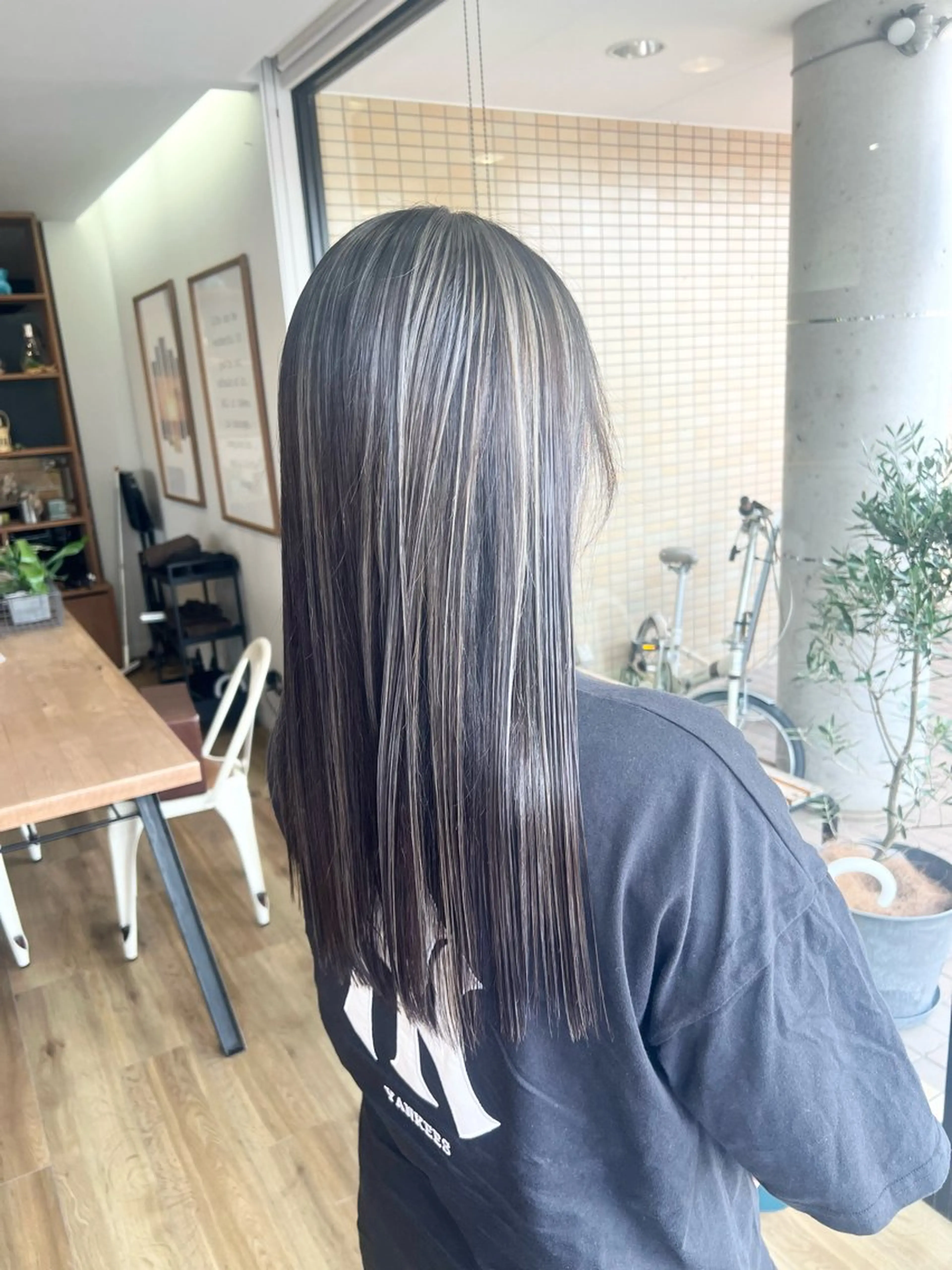 ロング カラー グレージュ ハイライトカラー ハイライト ヘアカラー トリートメント 堀 望美のヘアスタイル