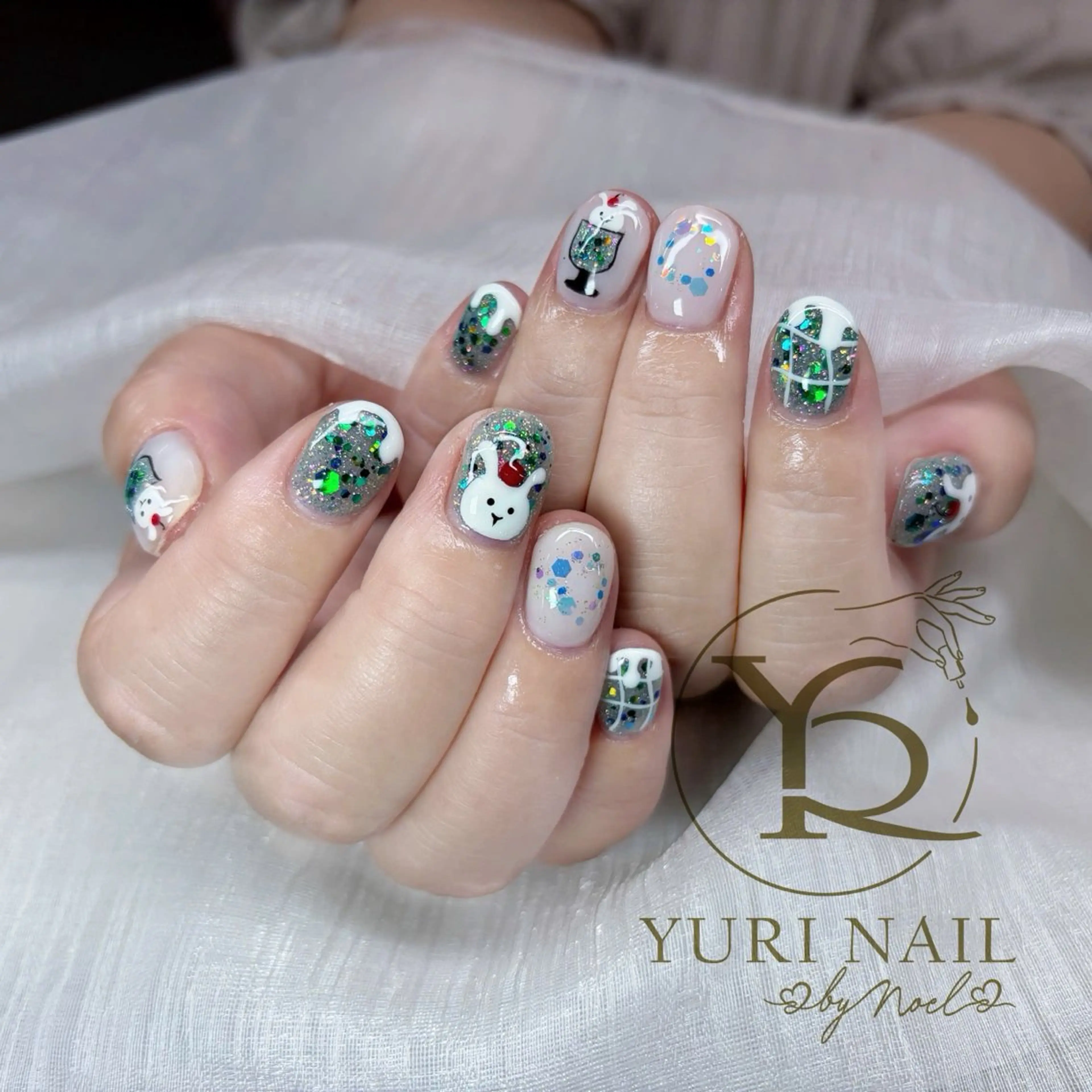 ネイル オーロラネイル ブルー チークネイル フレンチネイル グラデーション ハンドネイル フットネイル ハンドケア YURI Nail Funabashiのネイルデザイン