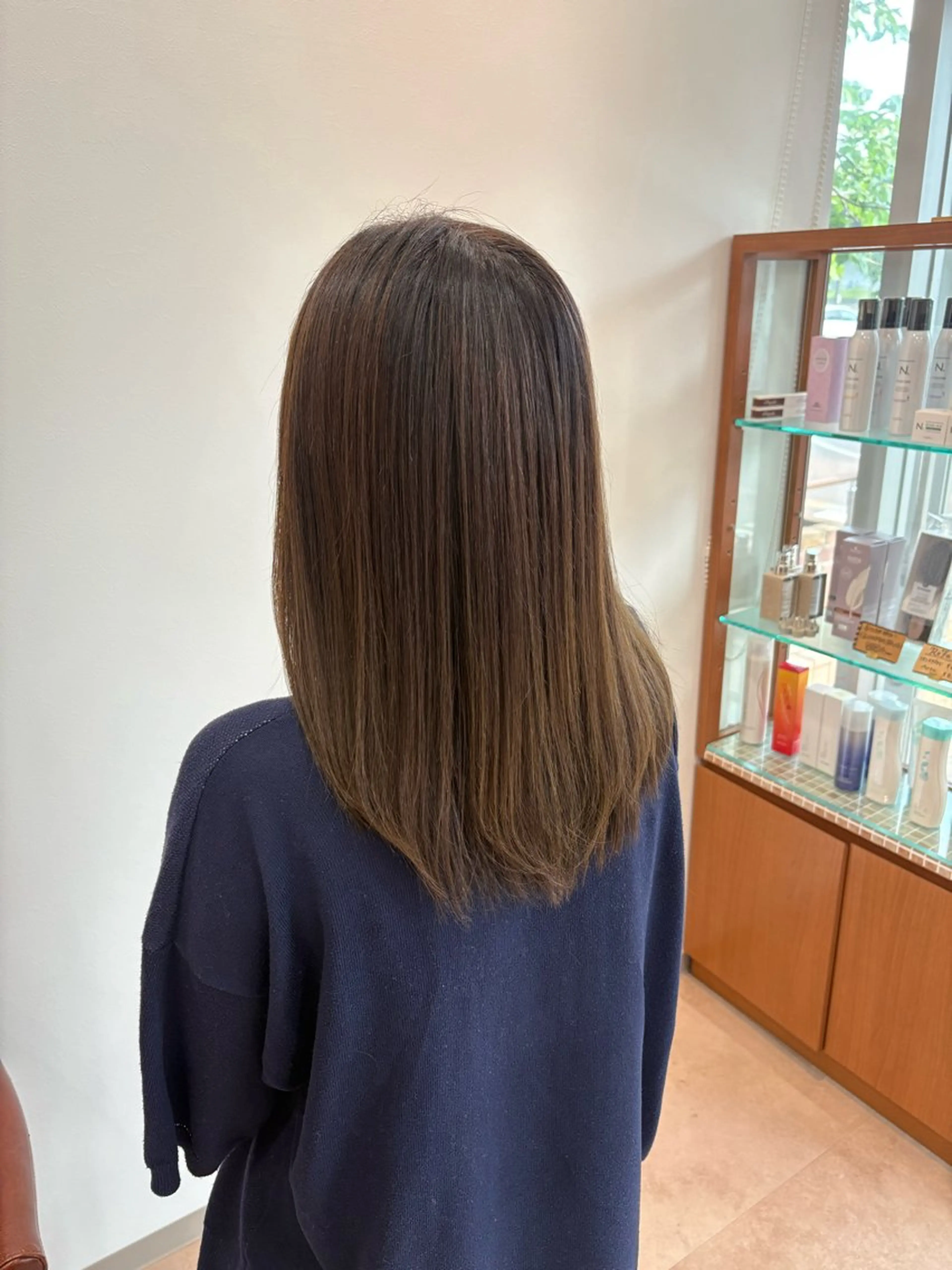 セミロング 顔まわりレイヤー 顔周りカット レイヤーカット アメイジングヘアー 千歳店　福嶋のヘアスタイル