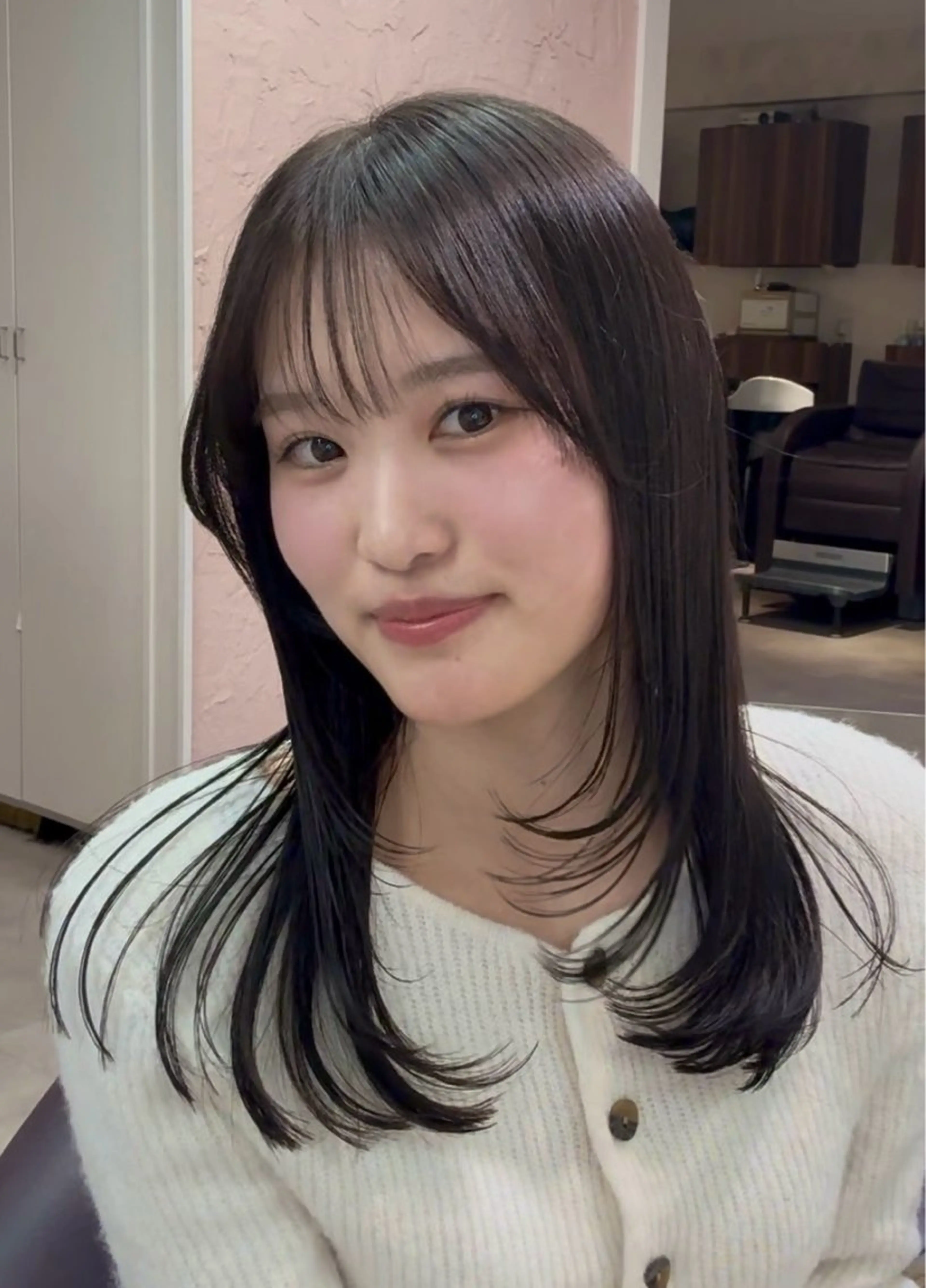 ミディアム カラー カット ヘアカラー ハッシュカット🎀 レイヤーダブルカラーのヘアスタイル