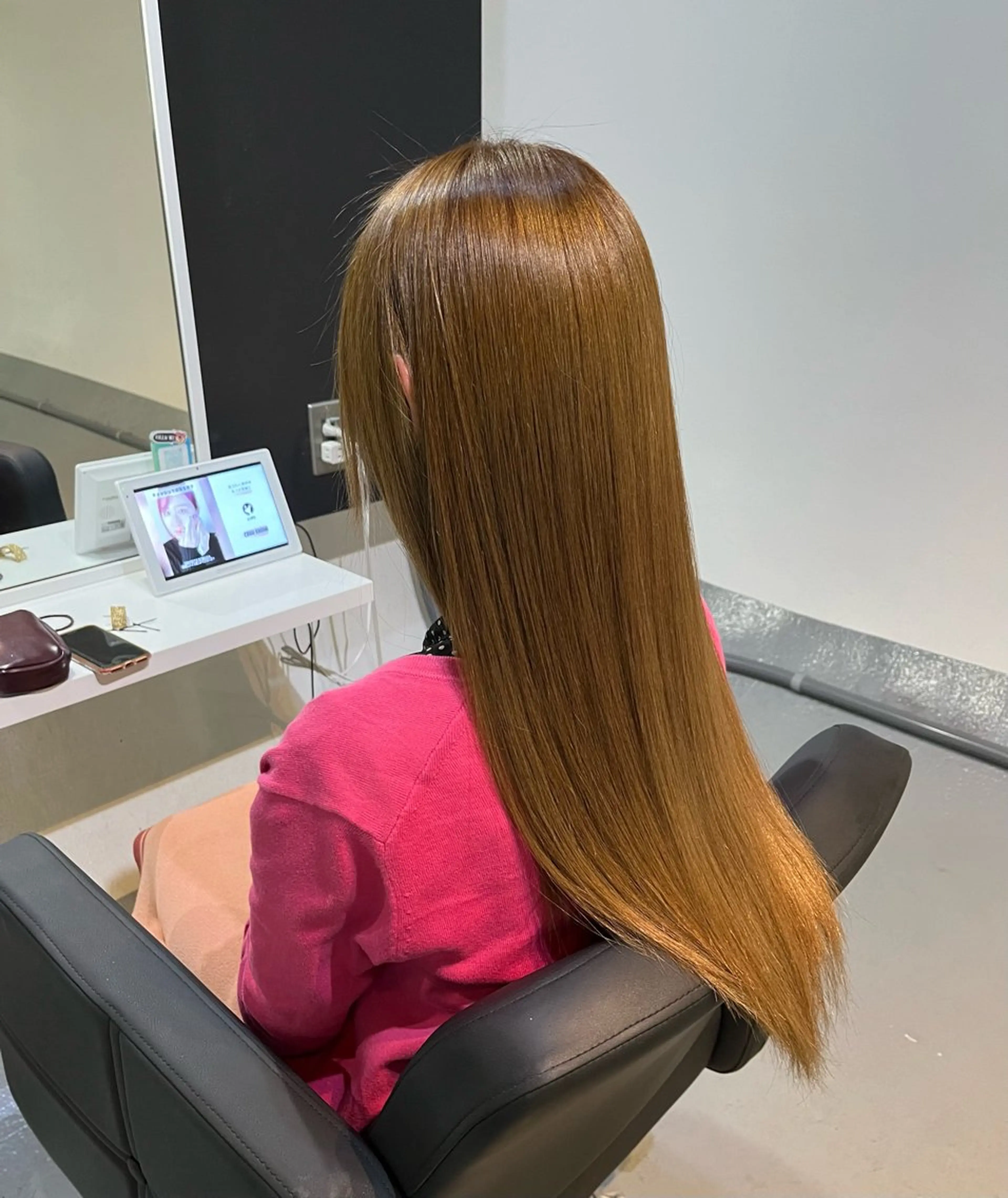 ロング カラー ベージュカラー Rena🦄顔まわり カット🤍✂️のヘアスタイル