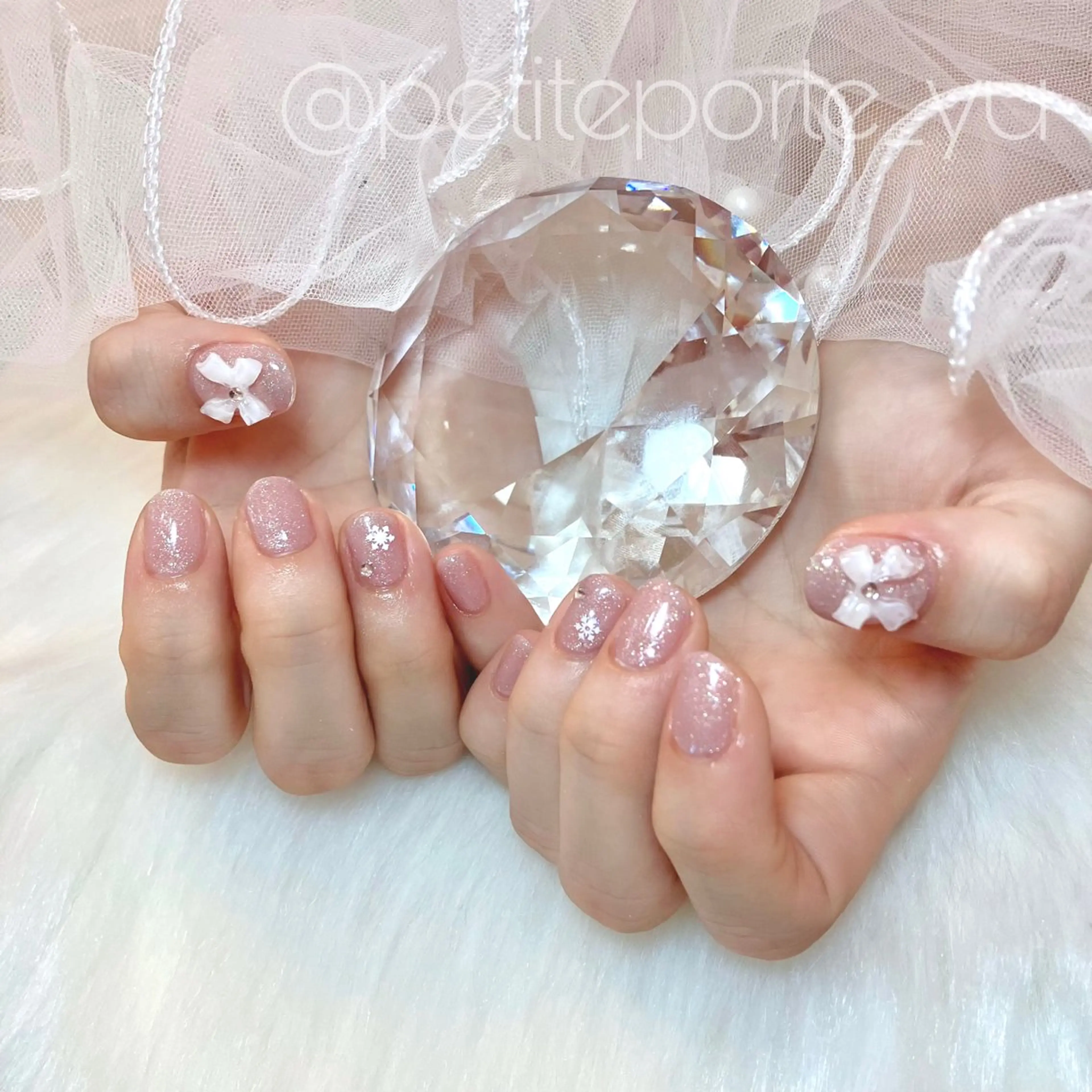 ネイル ガーリー ワンカラーネイル リボン ショートネイル ハンドネイル petite porteのネイルデザイン