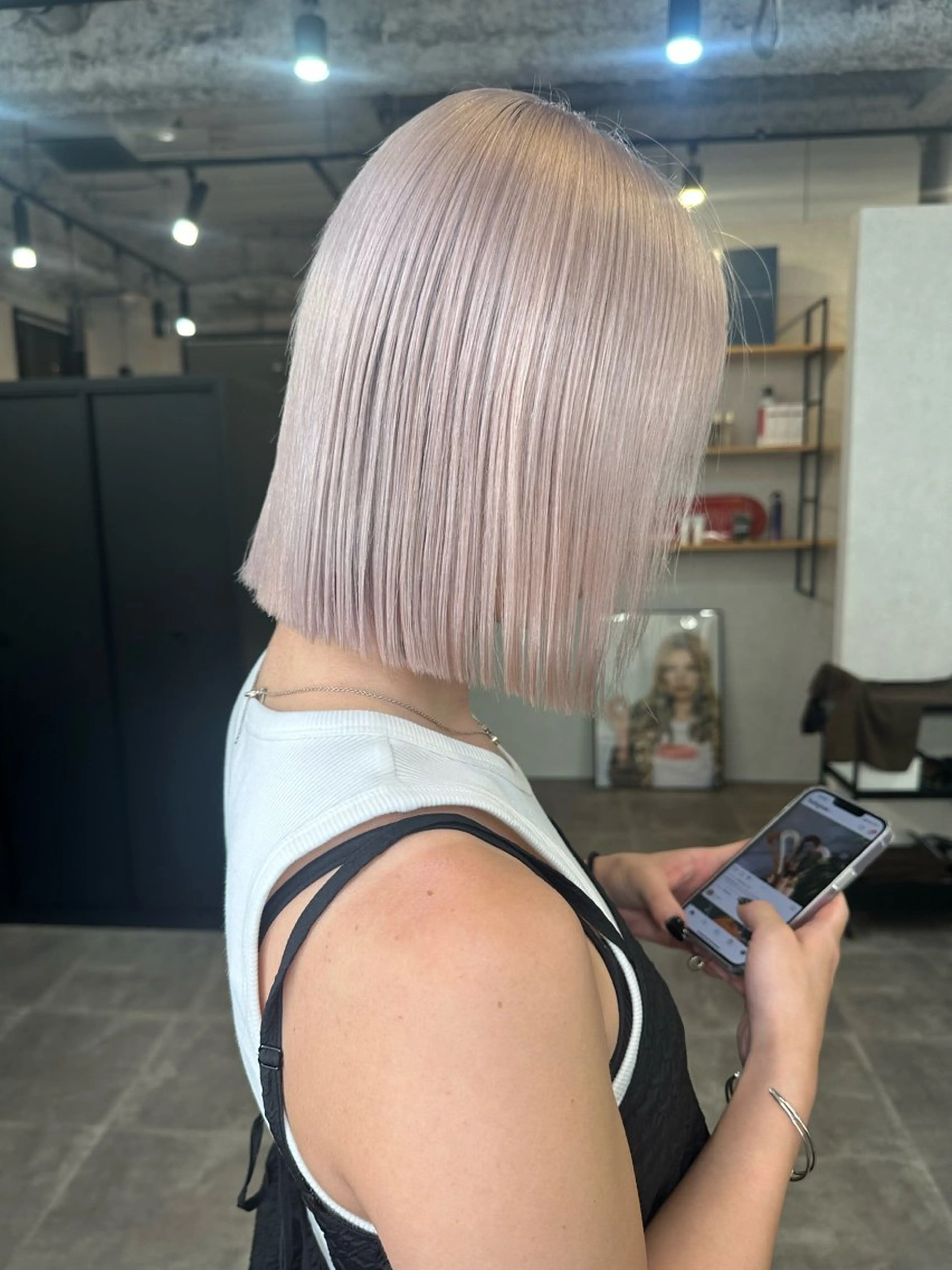 ミディアム カット ヘアカラー Aika 🖤のヘアスタイル