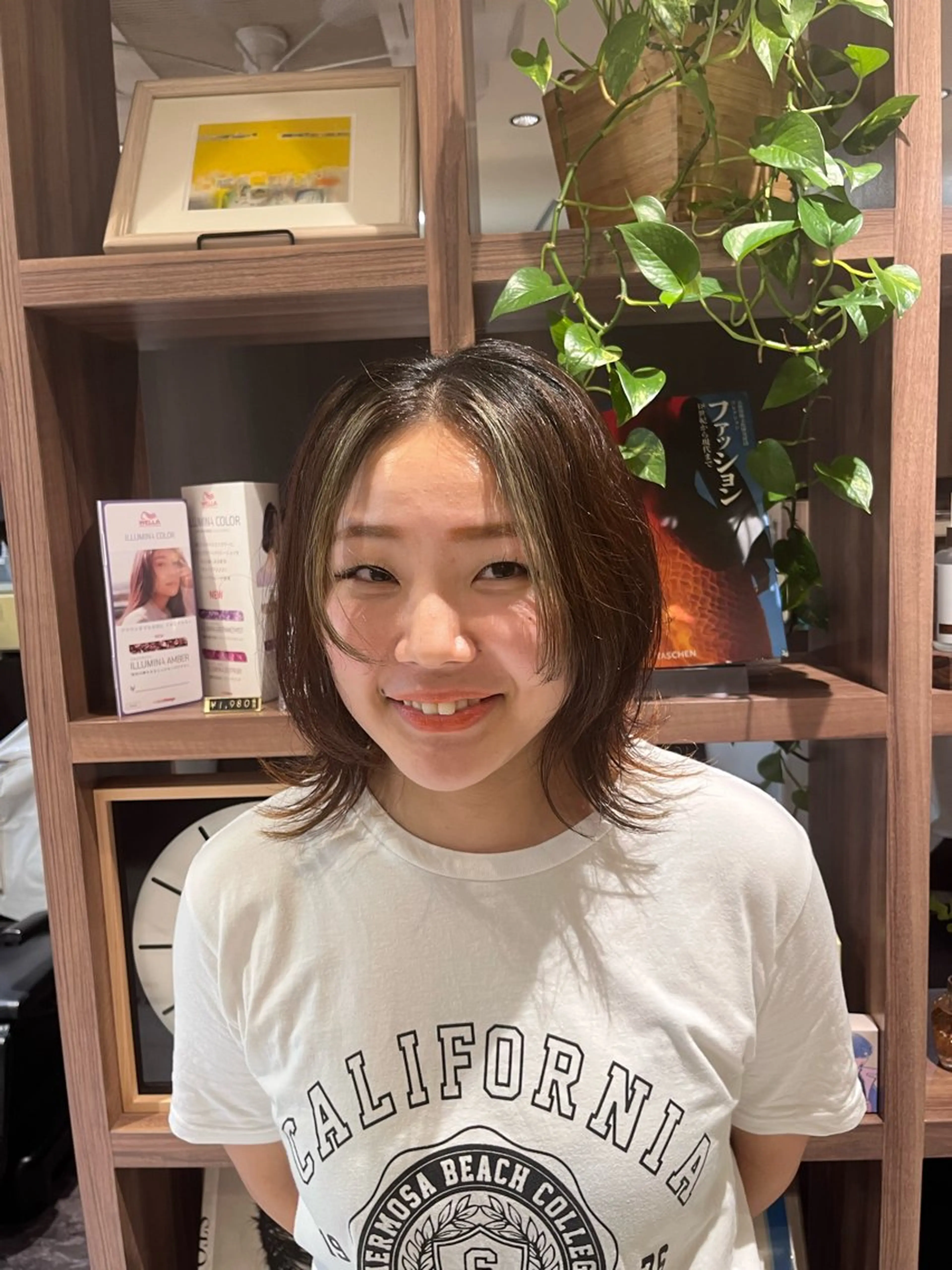 ミディアム 顔まわりレイヤー 顔周りカット レイヤーカット dogstar小林諒 パーマ/レイヤーのヘアスタイル